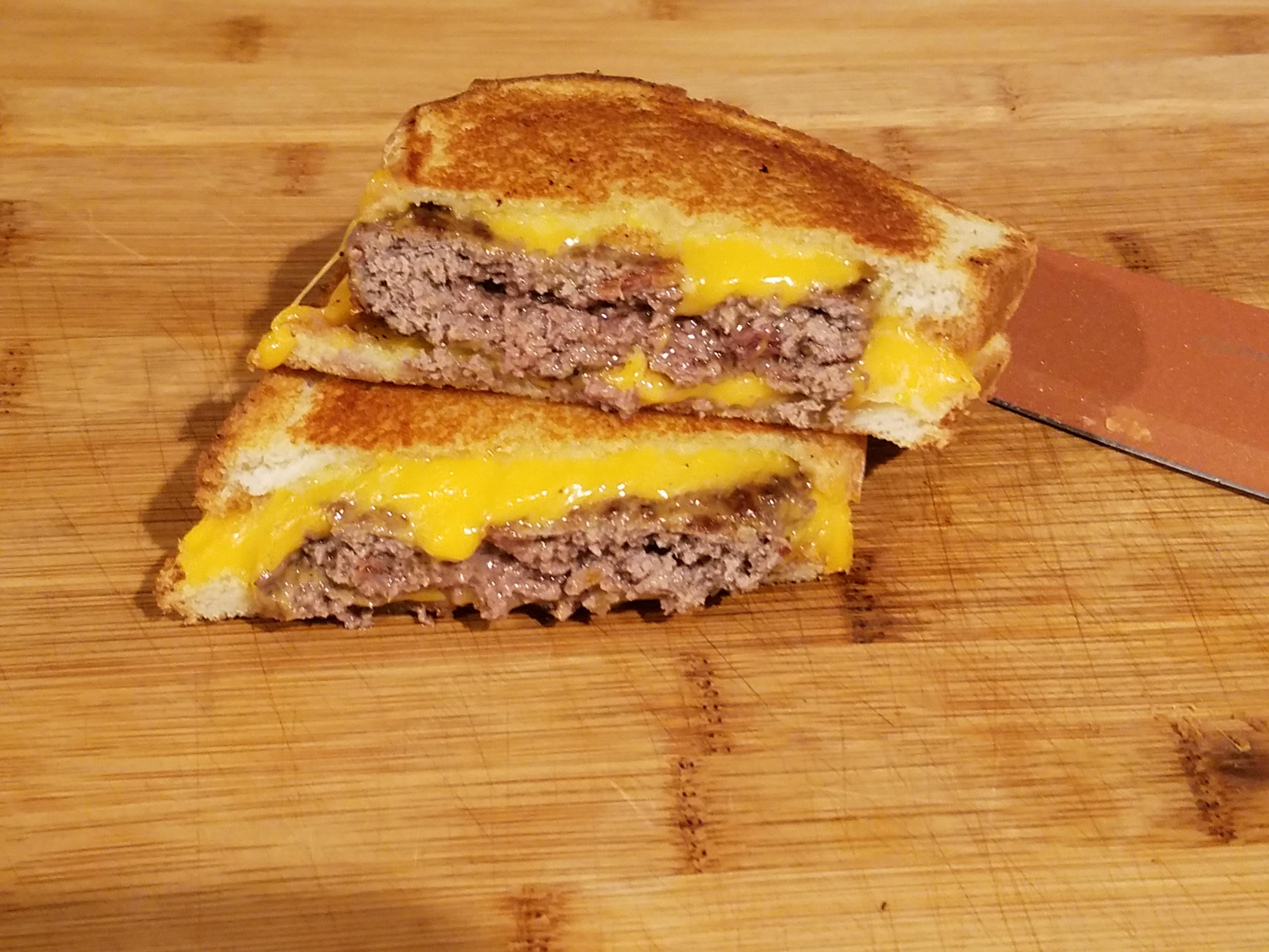 [Homemade] Maple Bacon Cheeseburger Patty Melt r/food