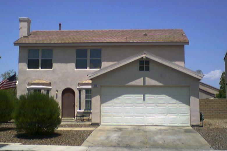A lovely house at 742 evergre… er uhh 712 Red Bark Lane. What’s parked