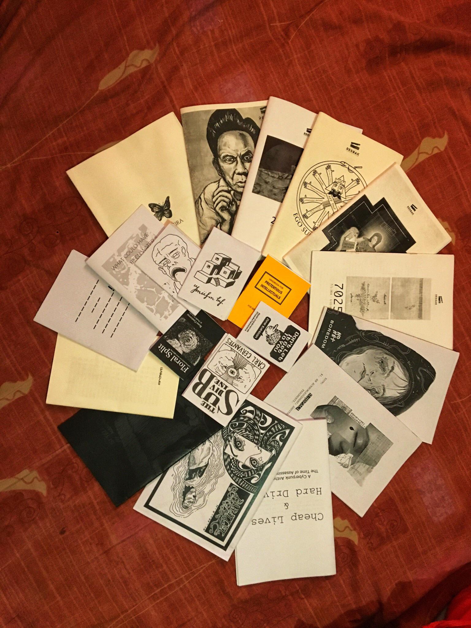 Haul from a Manila black and white zine fest. r/zines