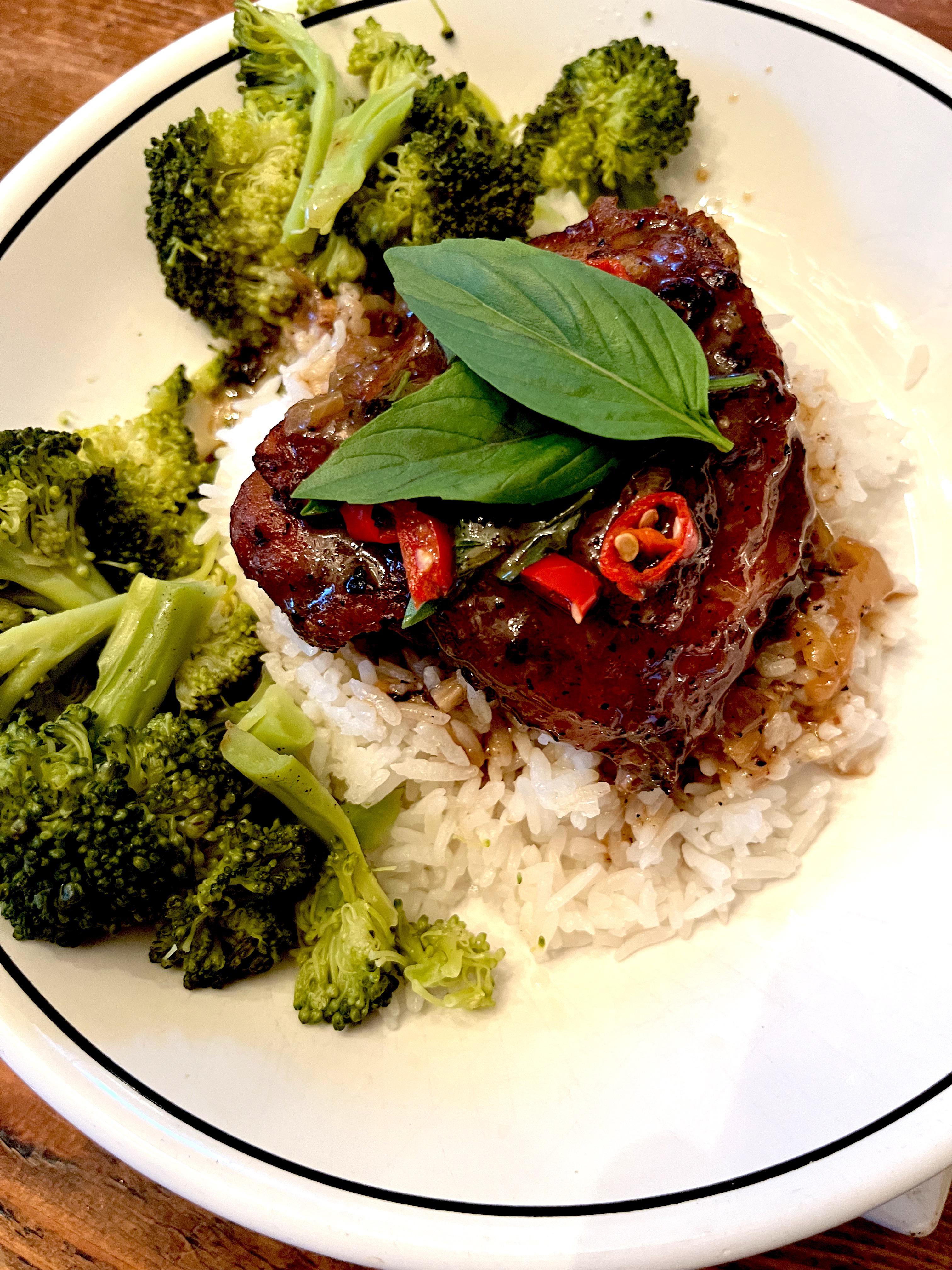 I made Vietnamese Coconut Caramel Chicken! cookingtonight