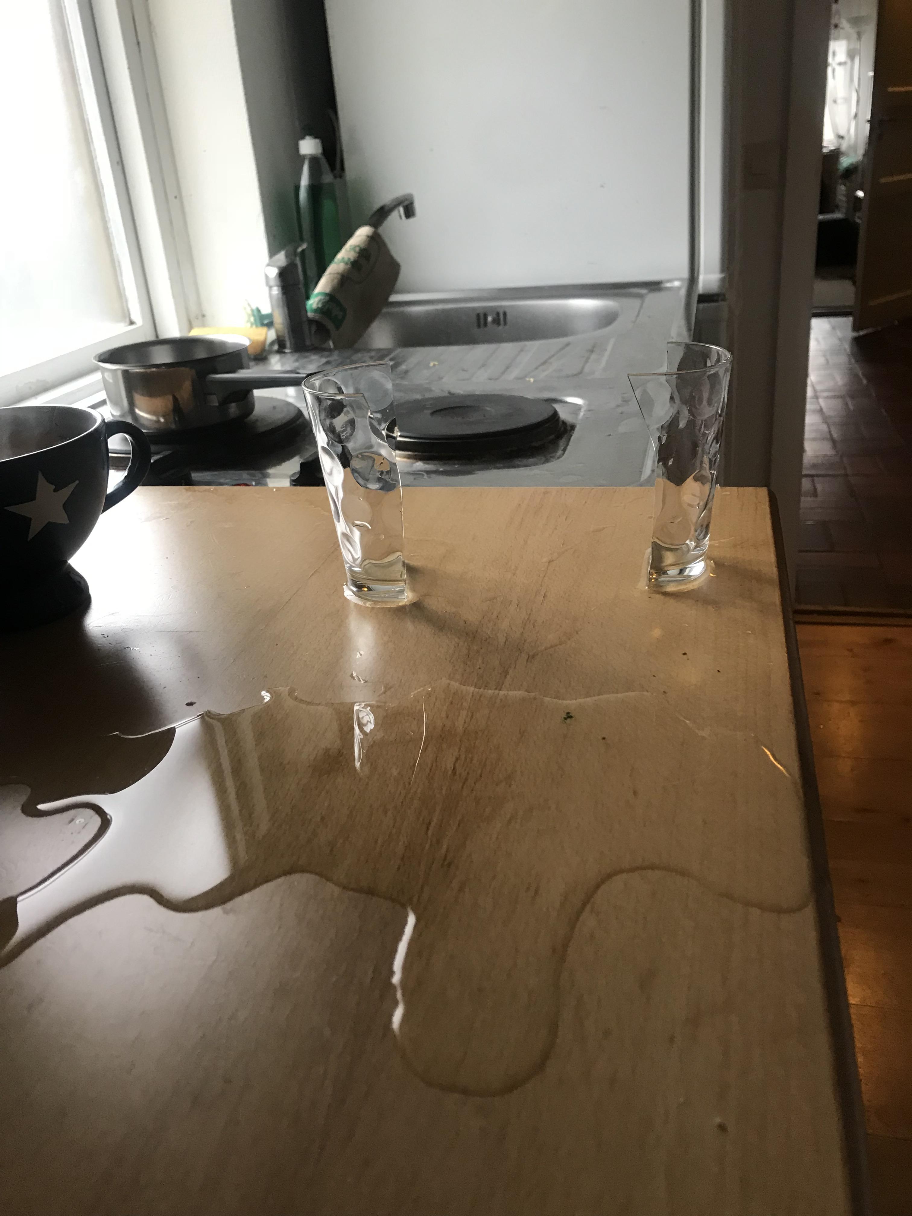 How this glass broke from hot water r/mildlyinteresting