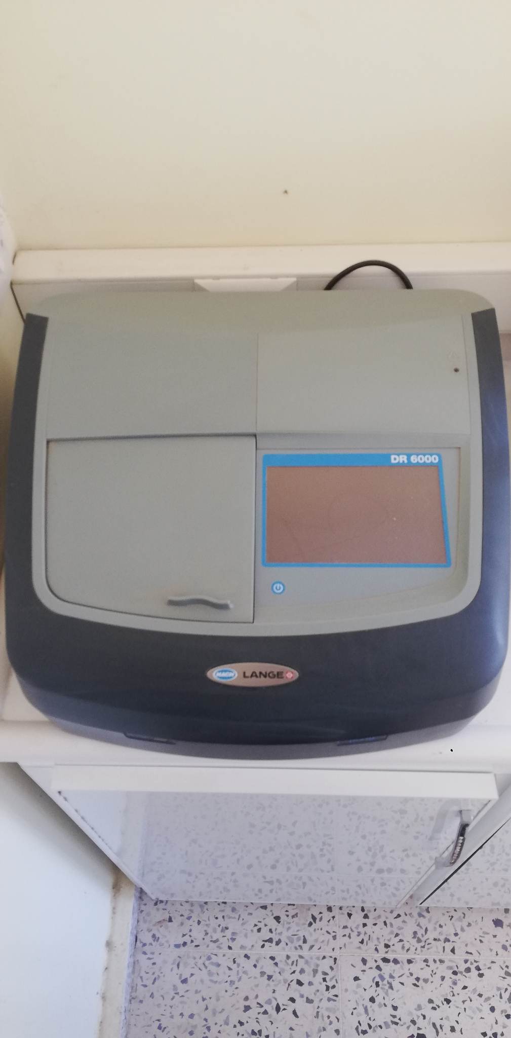 i have this device [ HACH DR 6000 spectrophotometer] i need help, if u
