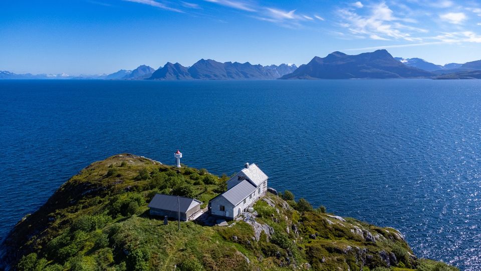 Lighthouse for sale on Bjørnøy/Bodø, Northern Norway r/ruralporn