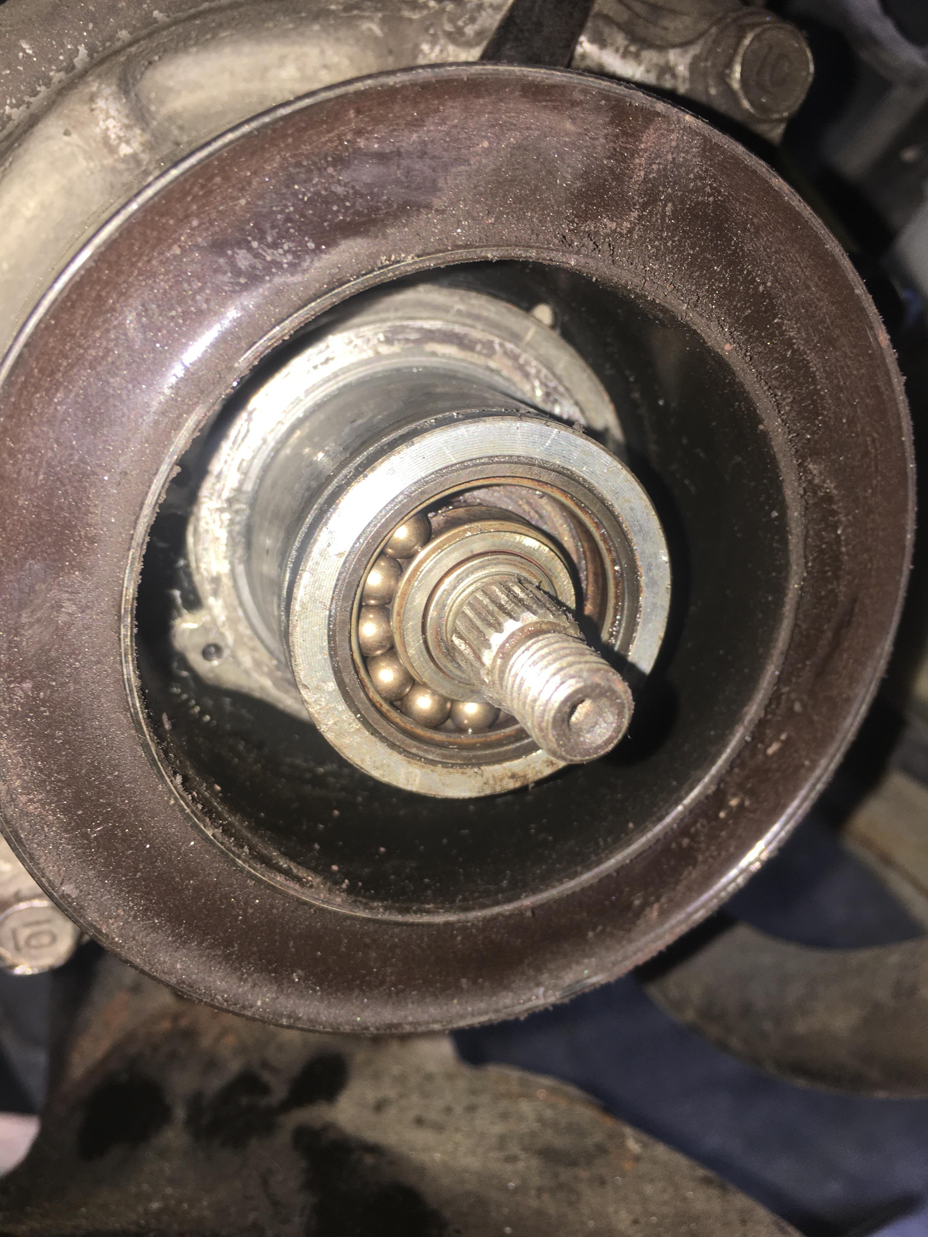 Tips on how to replace this bearing? (2002 Honda CR-V) : r/MechanicAdvice