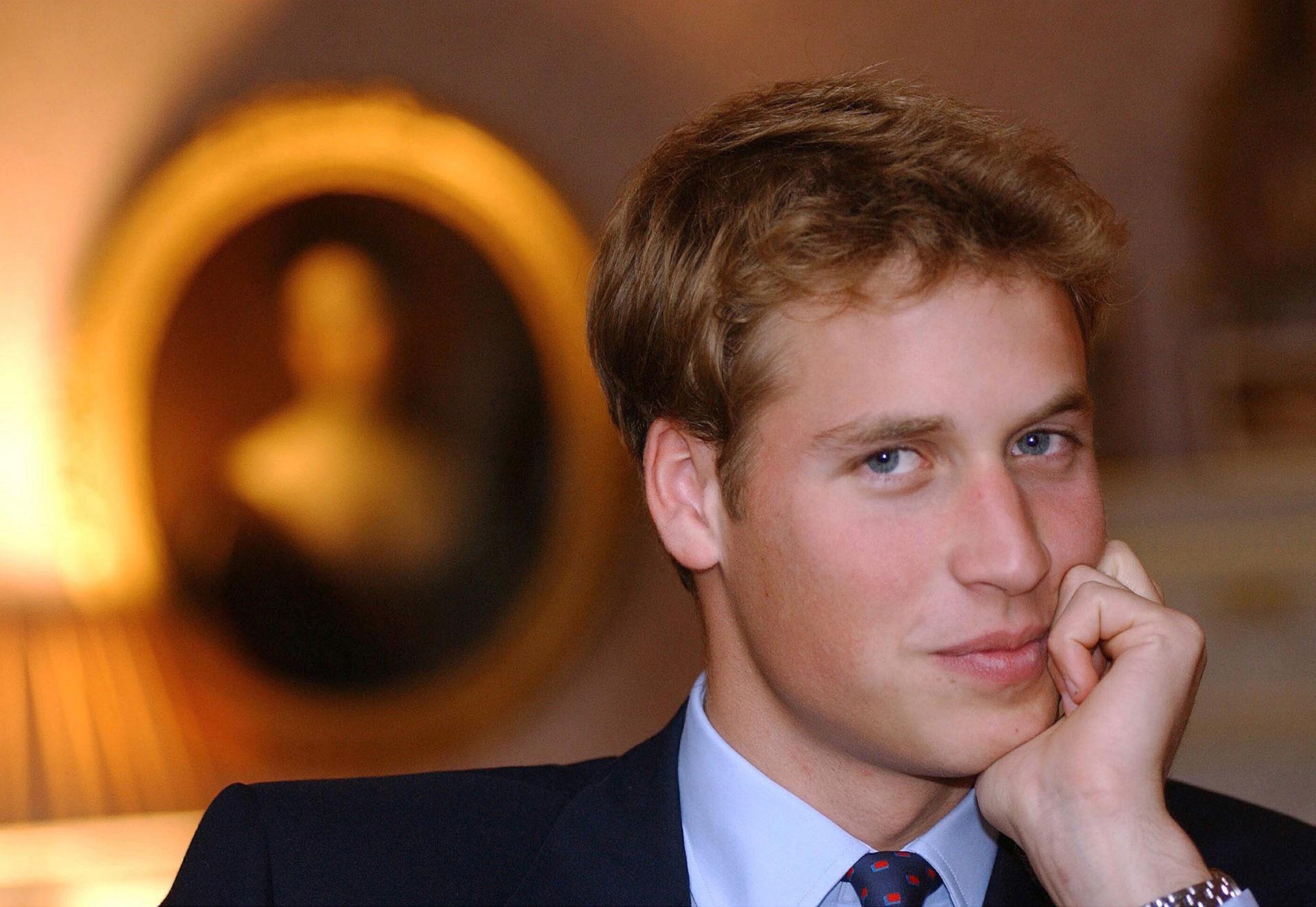Prince William, that jawline! r/VintageLadyBoners