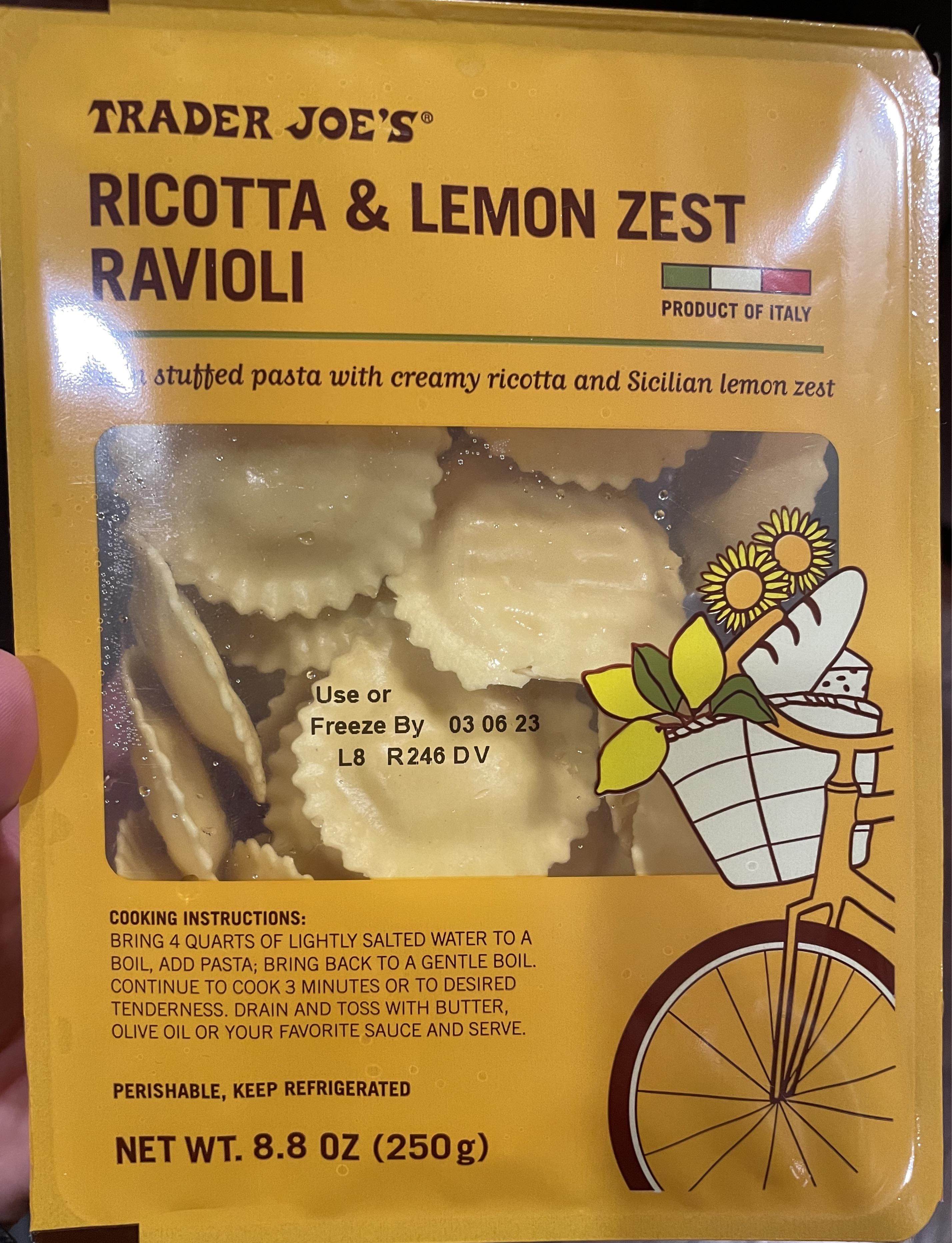 What sauce do you pair with the Ricotta & Lemon Zest Ravioli? r