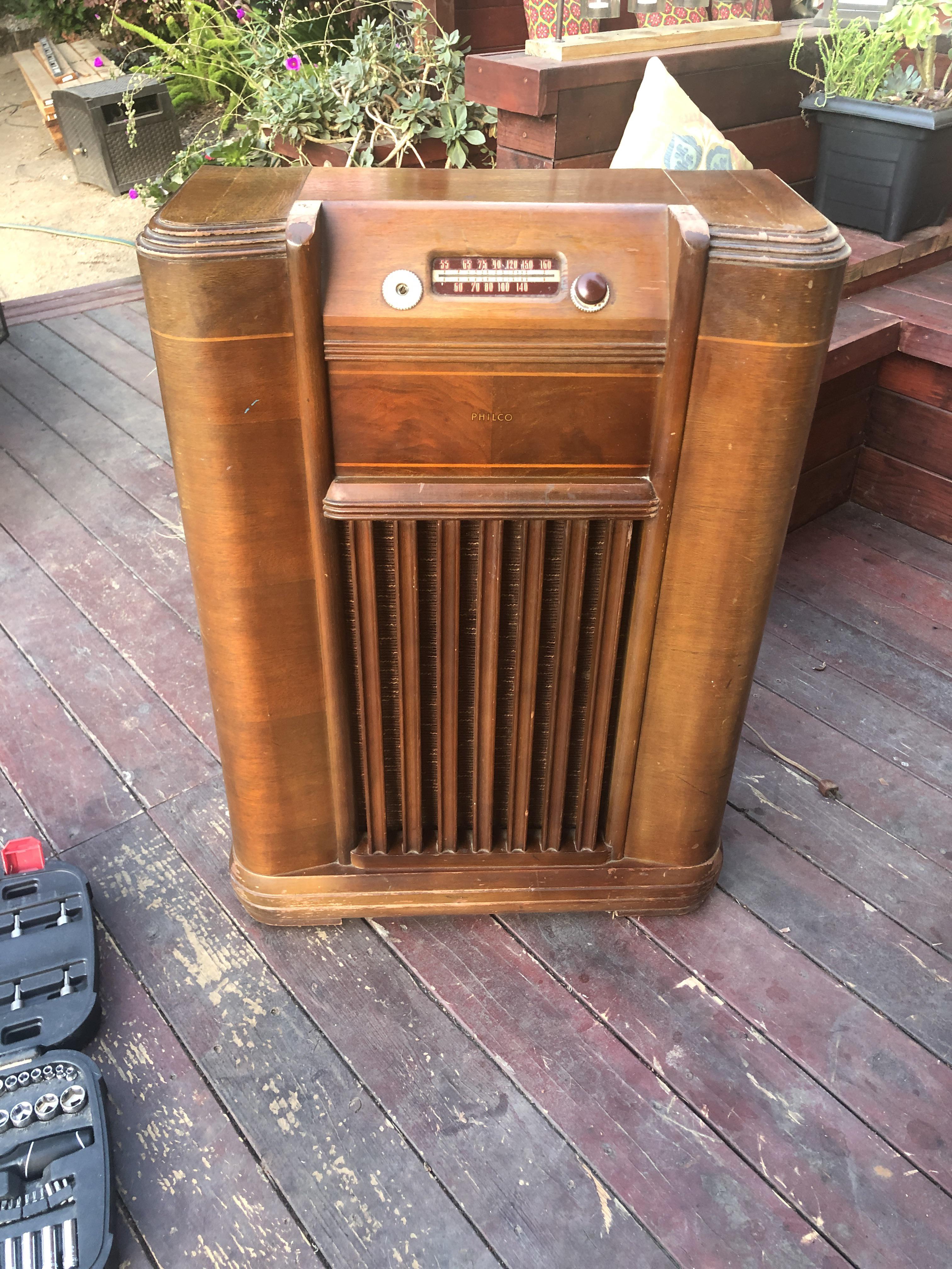 Acquired a 1942 Philco radio Model A361, and attempting to renovate