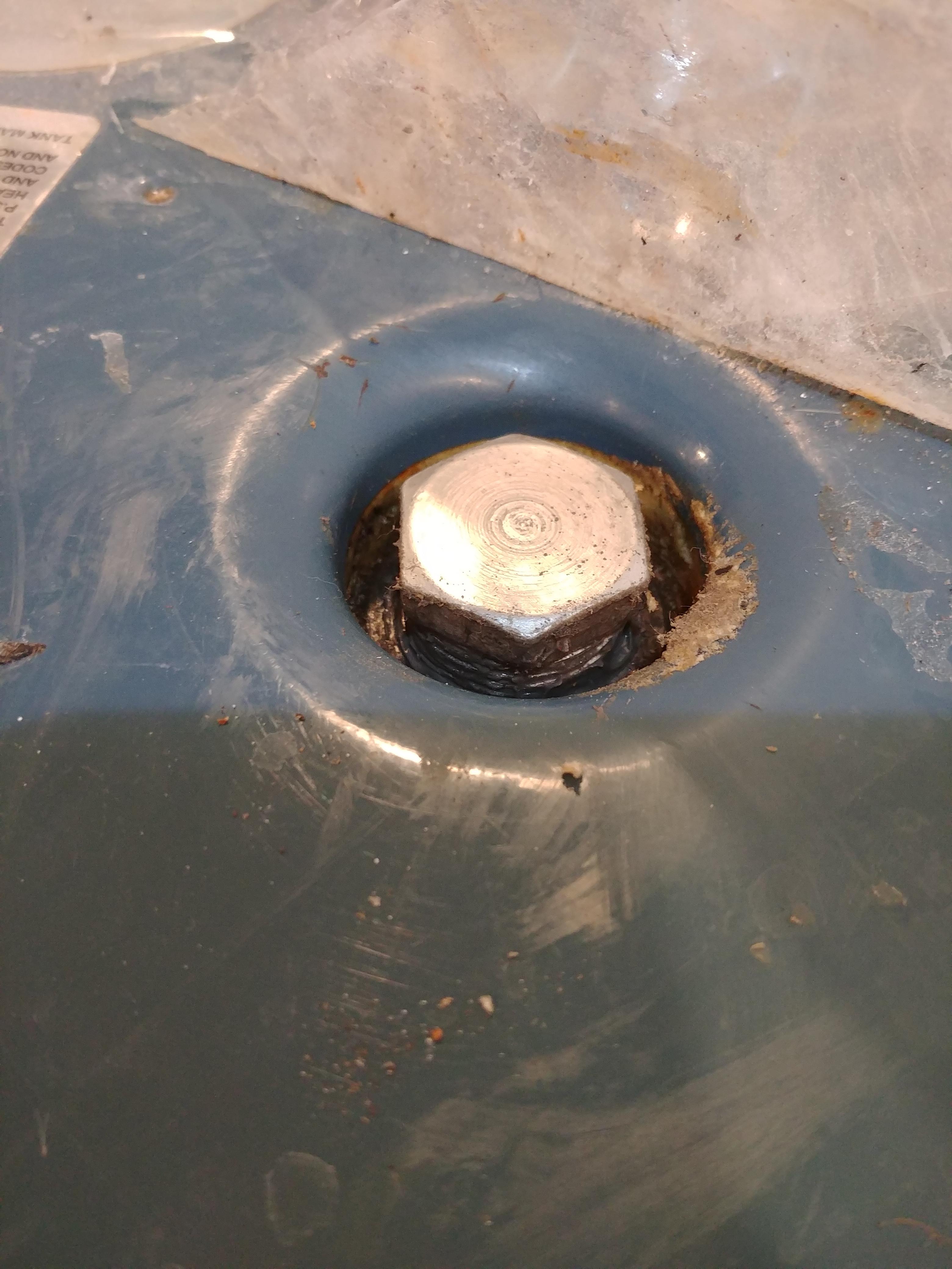 Anode rod not fully seated r/Plumbing