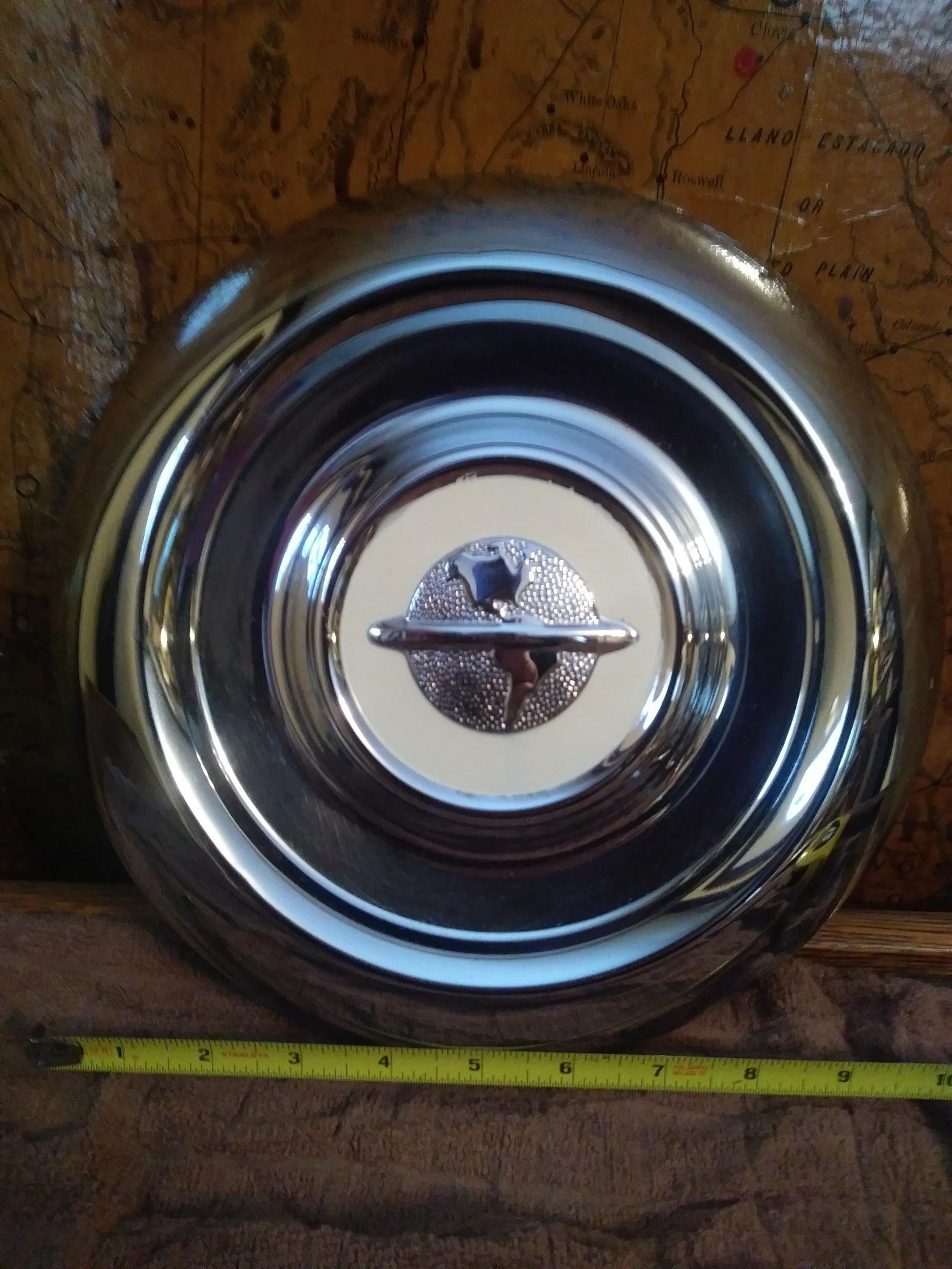 Can anyone help me identify what car this hubcap went with? : r/classiccars