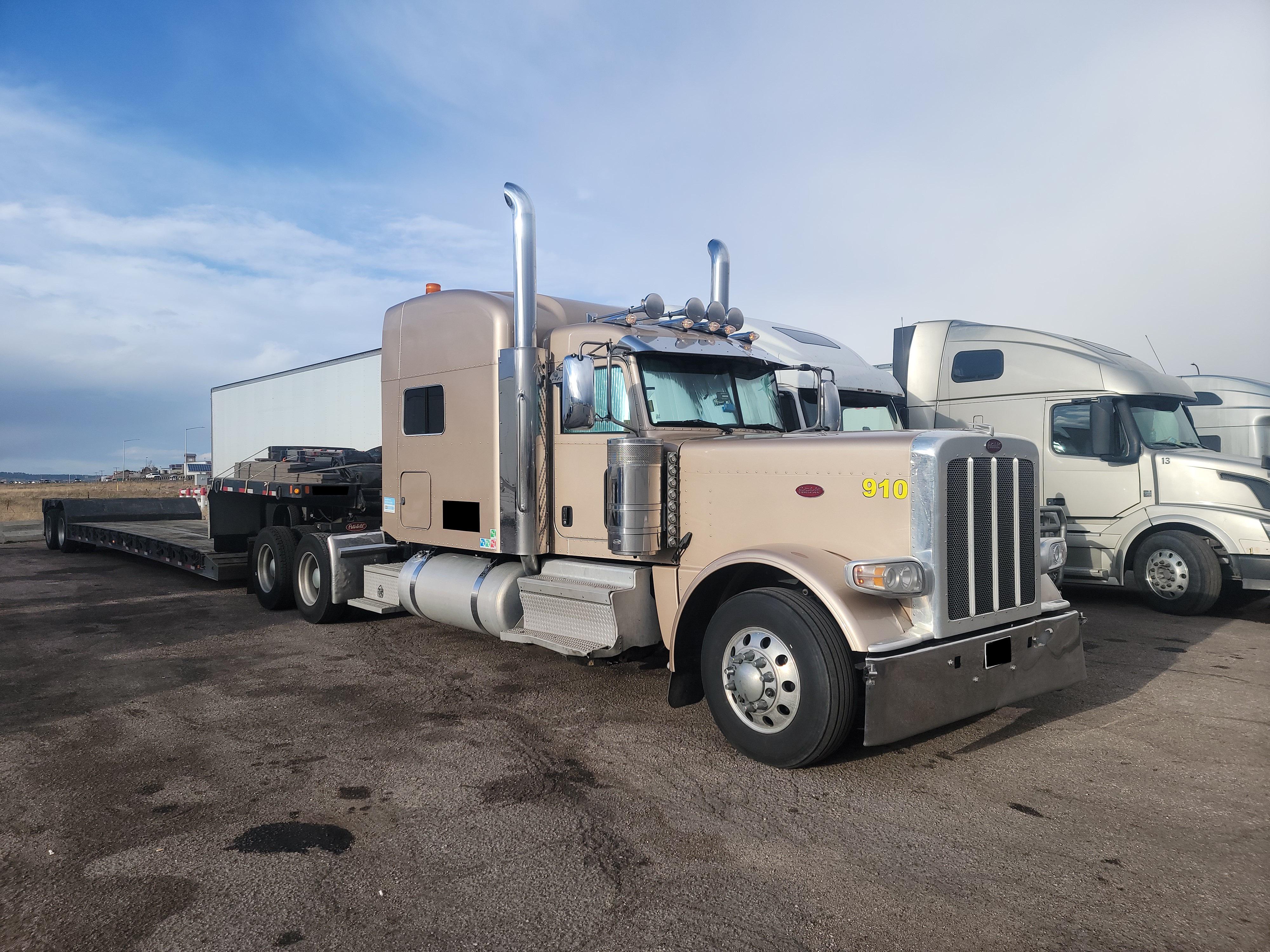 Same gig, new rig. First time finally being in a manual truck. r/Truckers