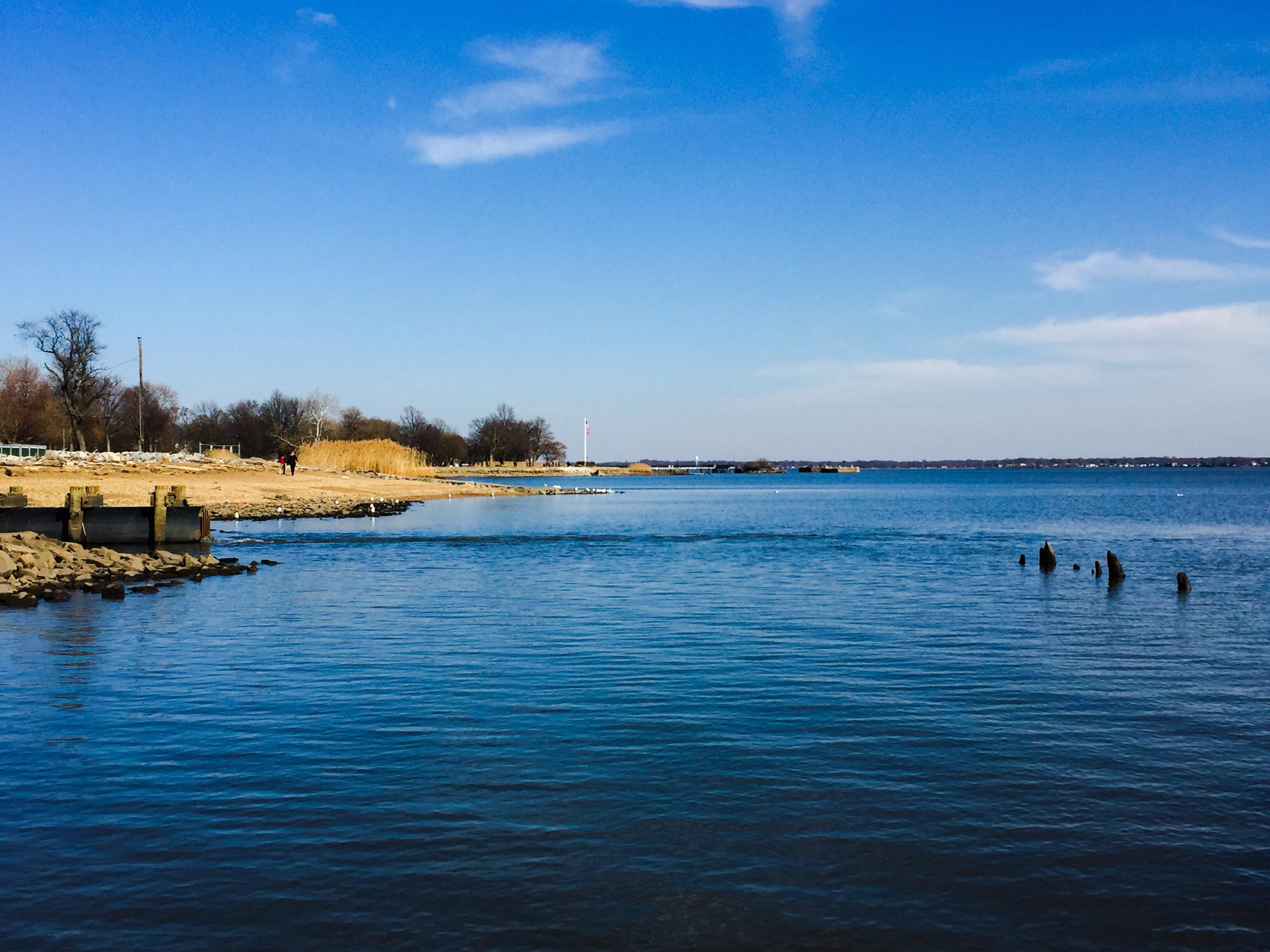 Battery Park, New Castle DE r/Delaware