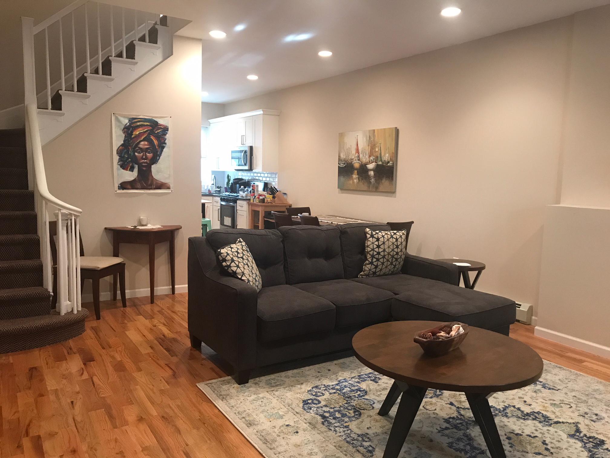 Room share in renovated bronx home 900 Aug 15th / Sept 1st