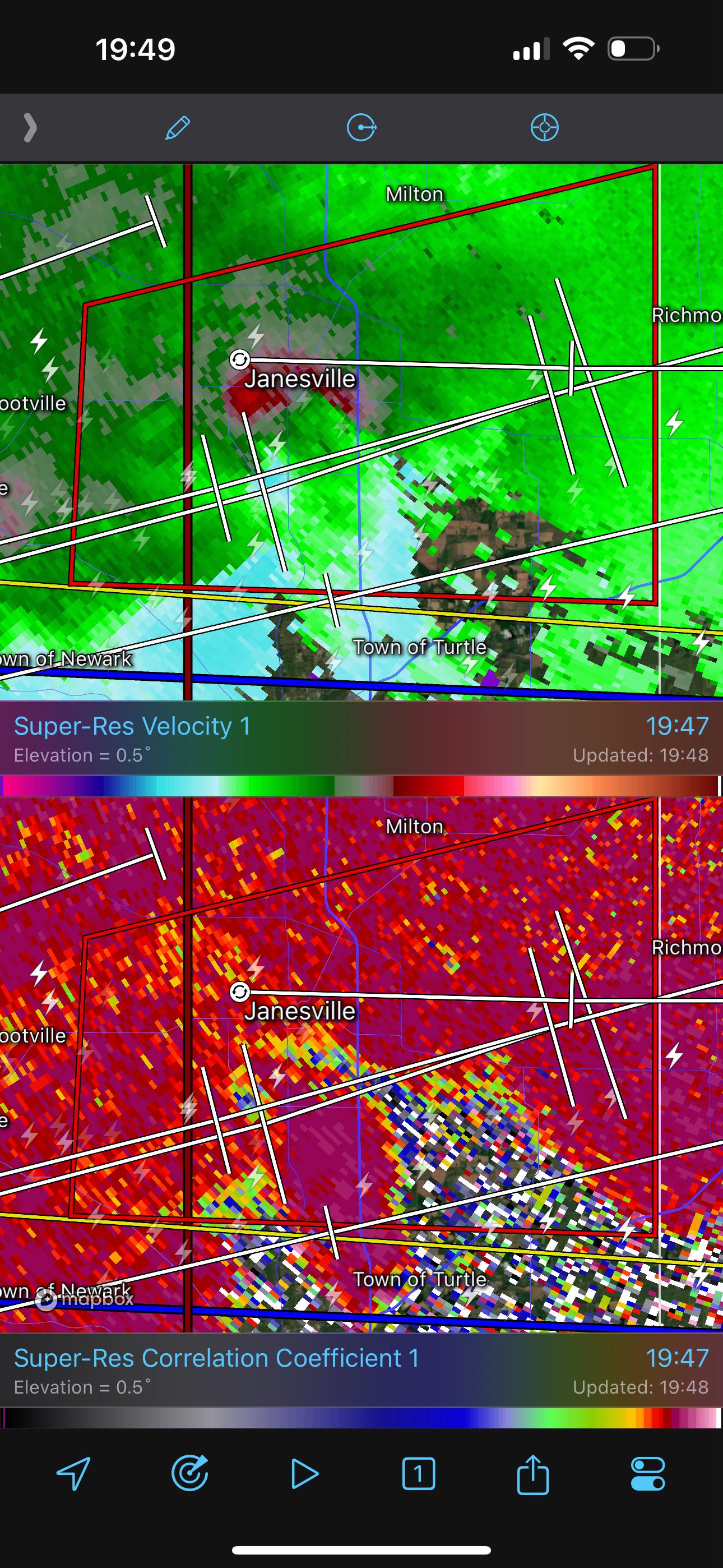 Tornado in progress south of Janesville WI! r/wisconsin