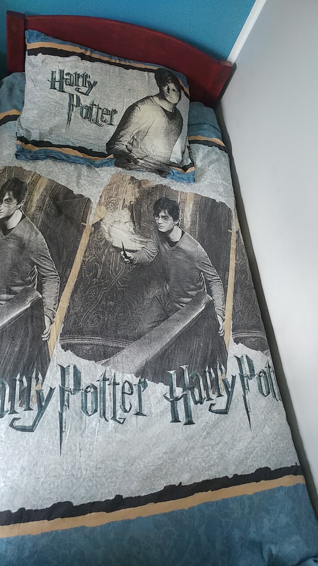 Please help me find a place to buy this Harry Potter bed sheet r