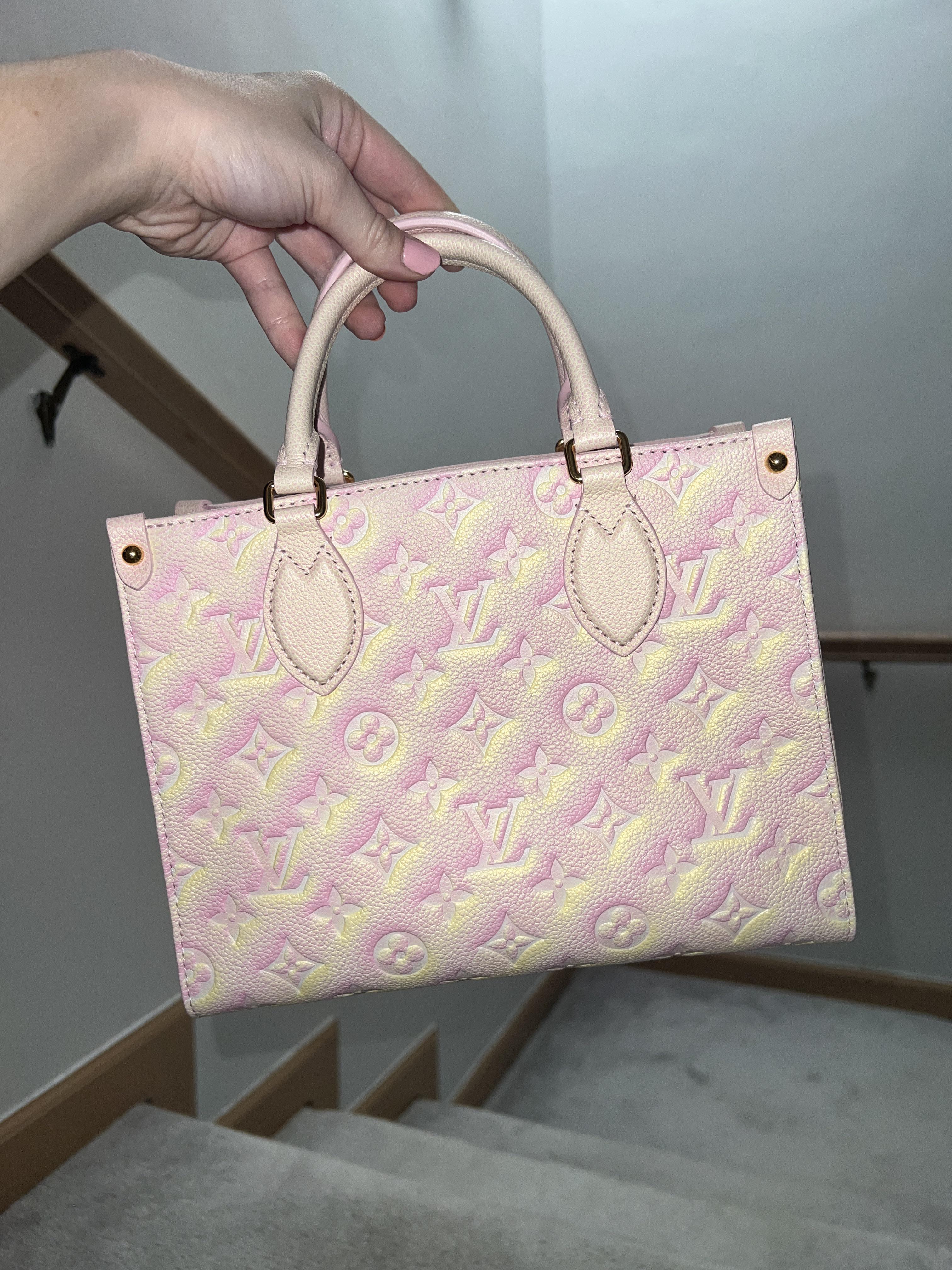 Anyone experience Fading with light Louis Vuitton bags? What do they