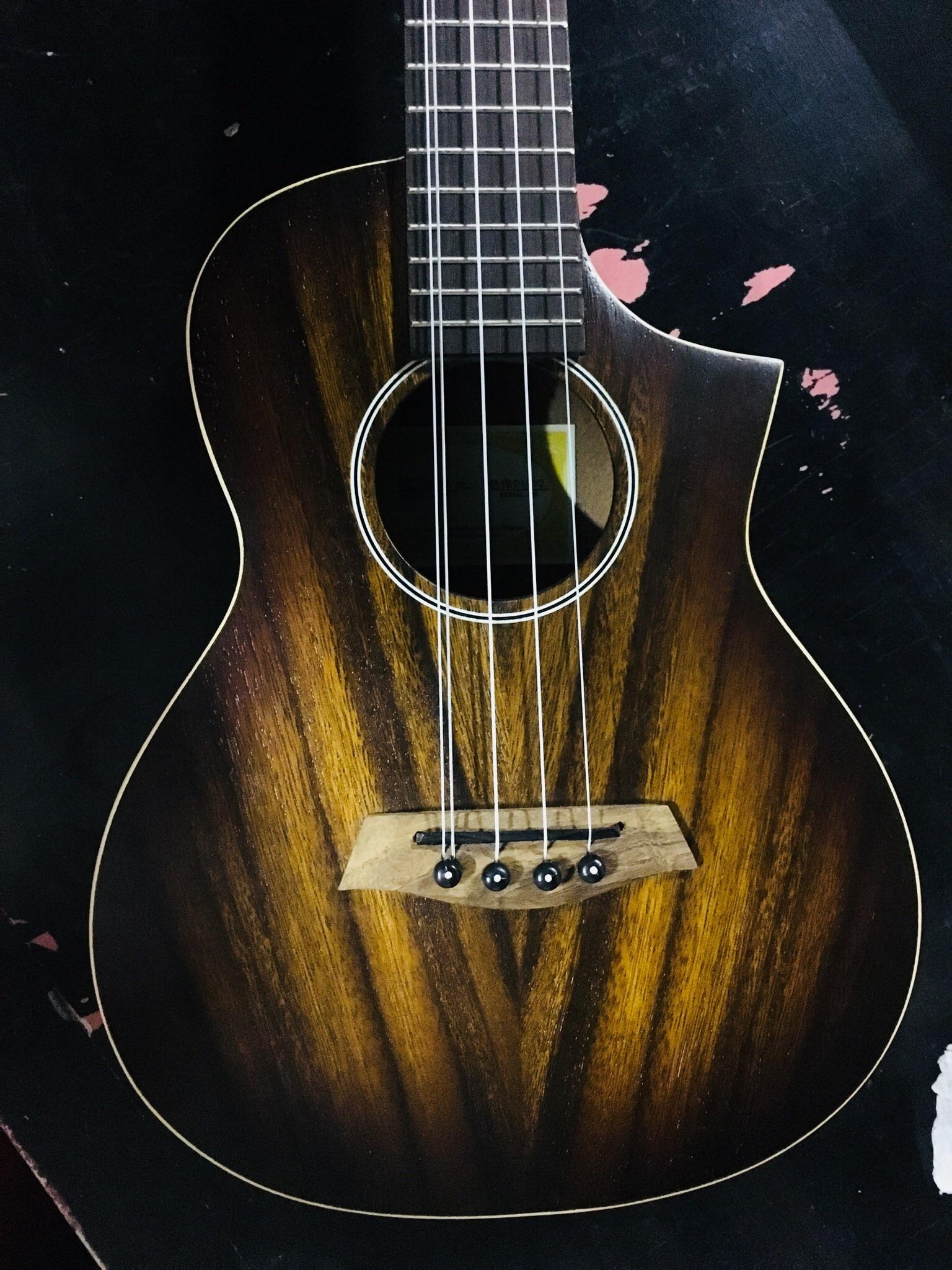 Acacia wood 5 string. My new buddy. r/ukulele