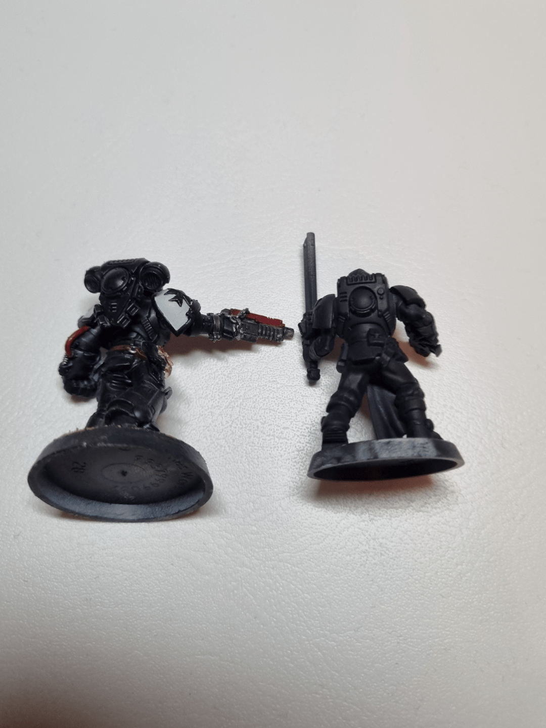 Contrast paints to mat with airbrush? r/BlackTemplars