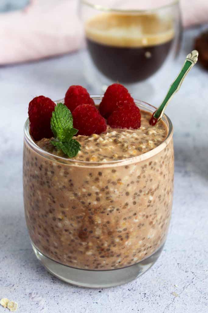 Dairyfree chocolate overnight oats for breakfast. Recipe link is in