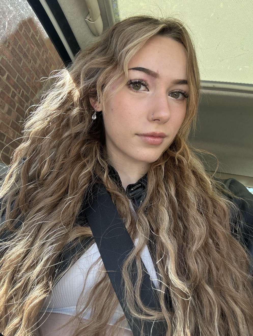 The girl next door got her hair doneee : SFWNextDoorGirls