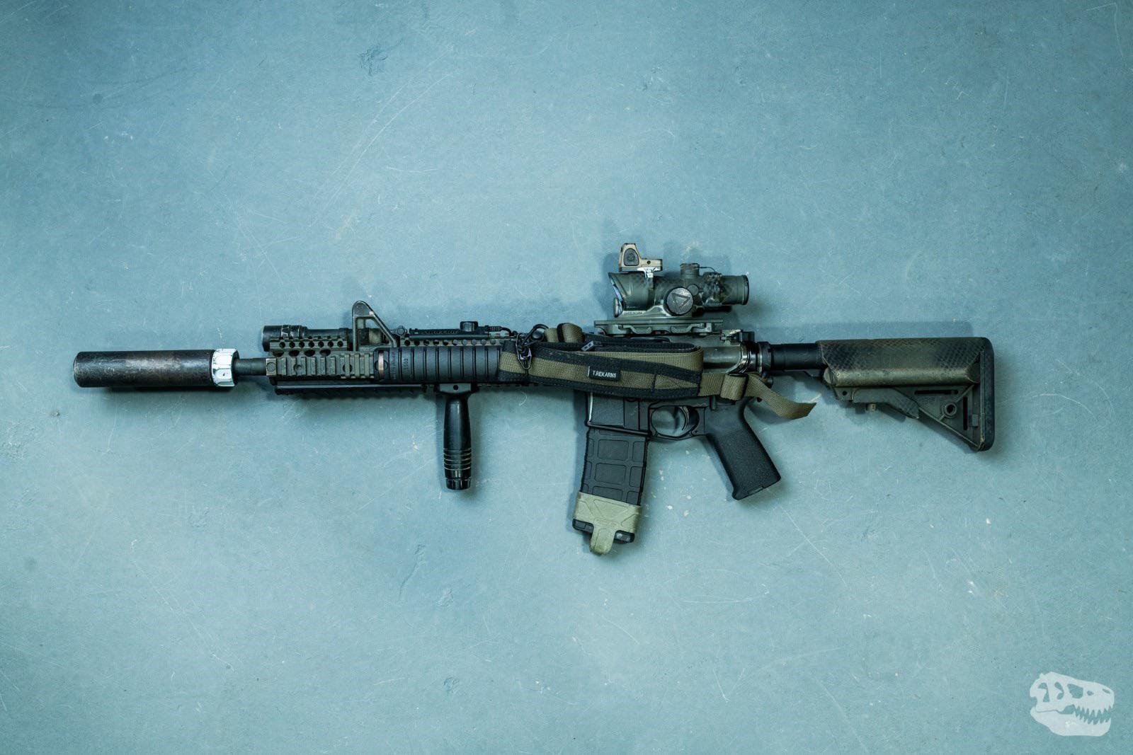 Anyone know if there is a handguard like this; picatinny rail, with a