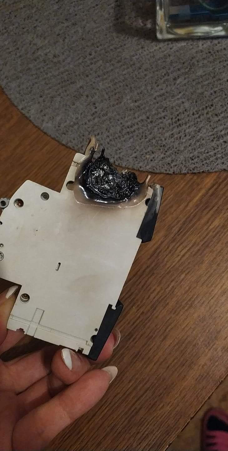 Was wondering why my electricity kept turning off. r/Wellthatsucks