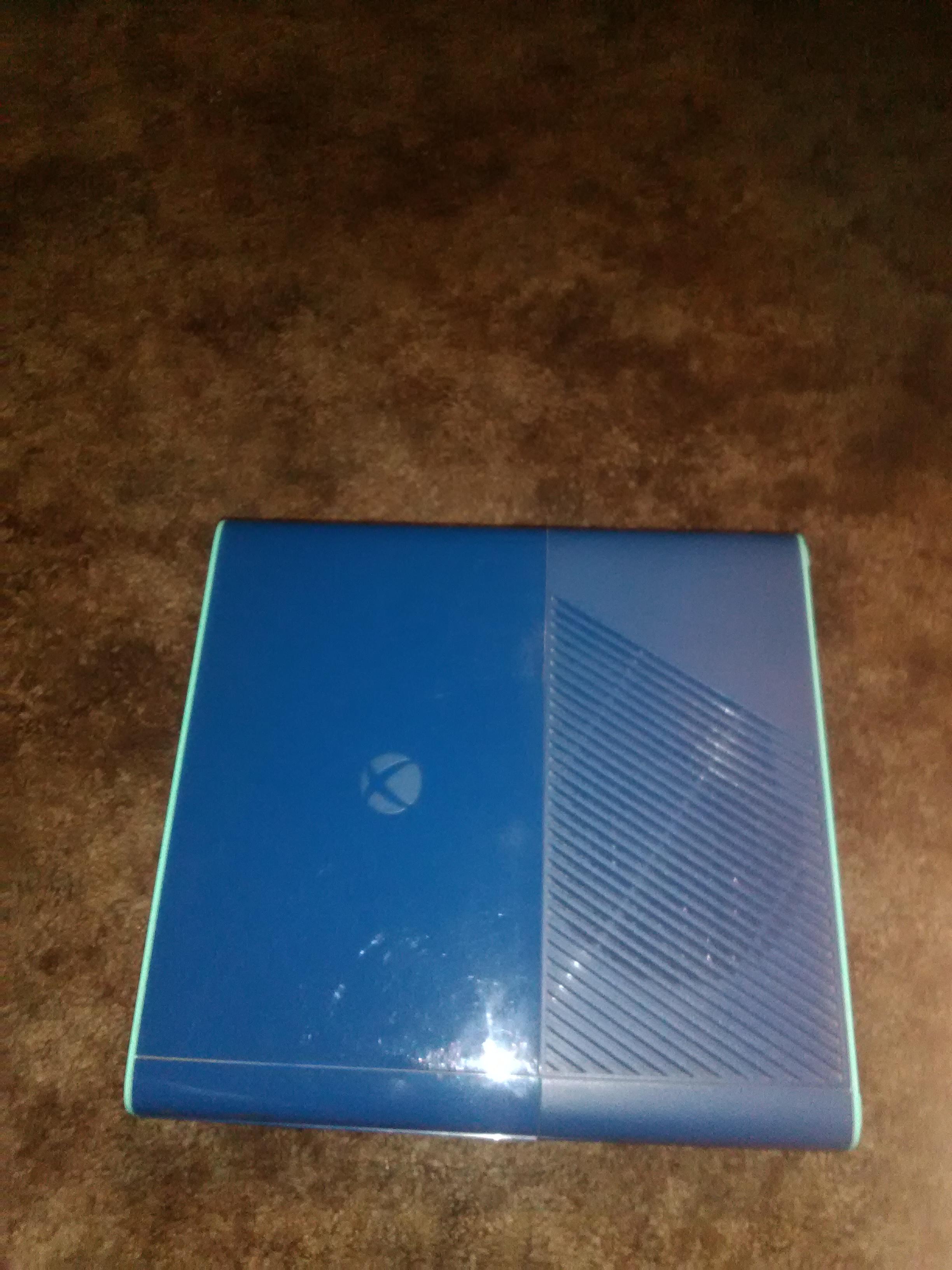 I've got a blue special edition Xbox 360 r/xbox360