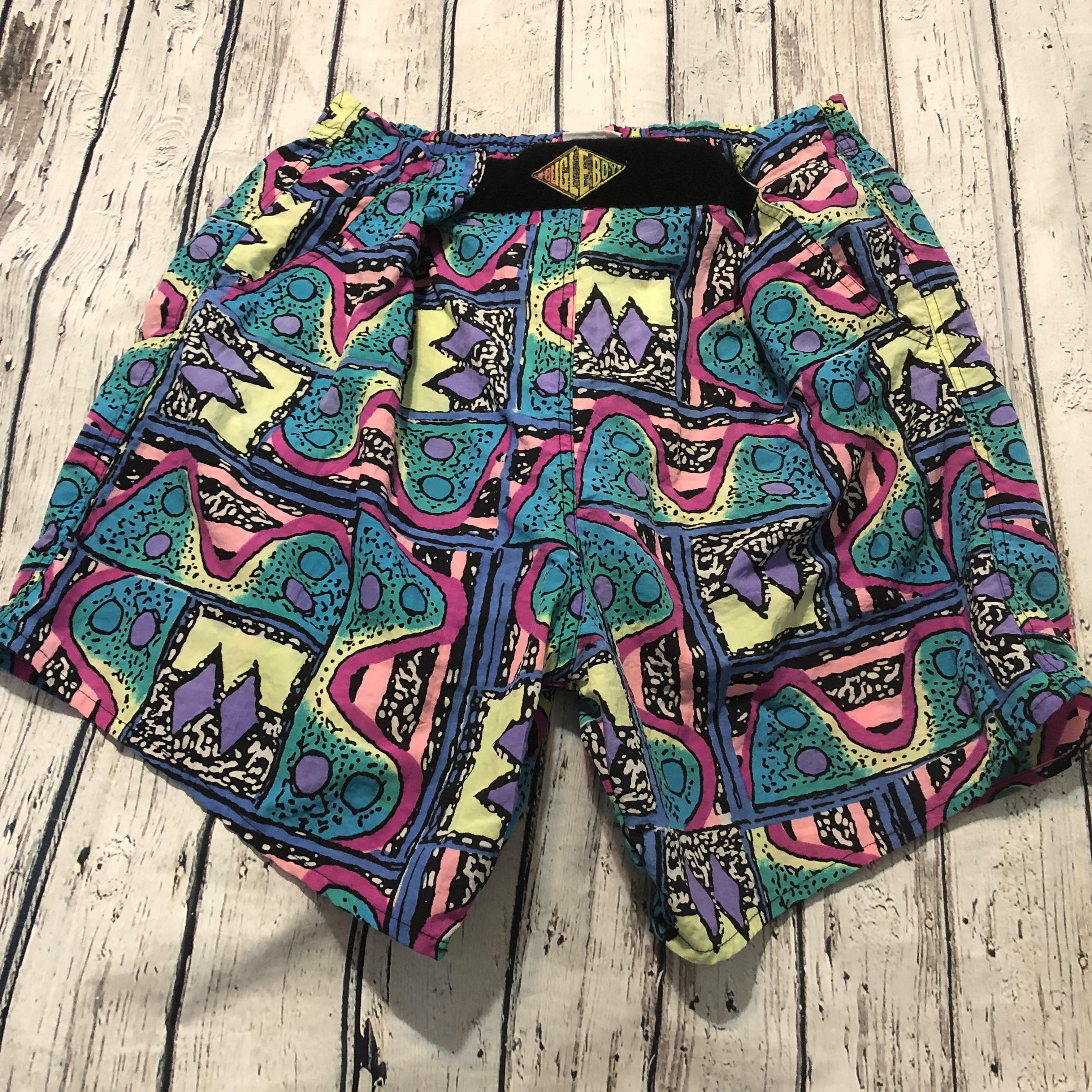 Check out these AMAZING 90’s Bugle Boy Shorts. The waist is adjustable