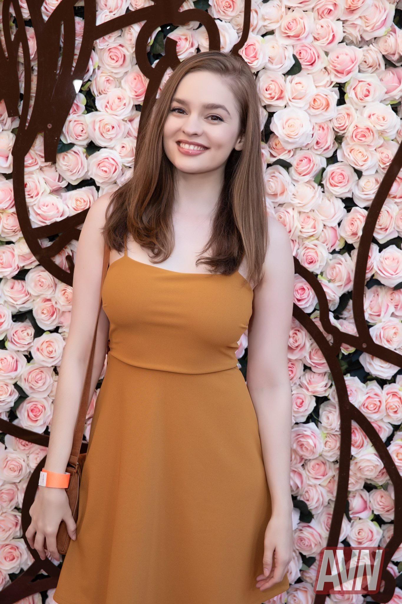 Mary Moody : ClassyPornstars