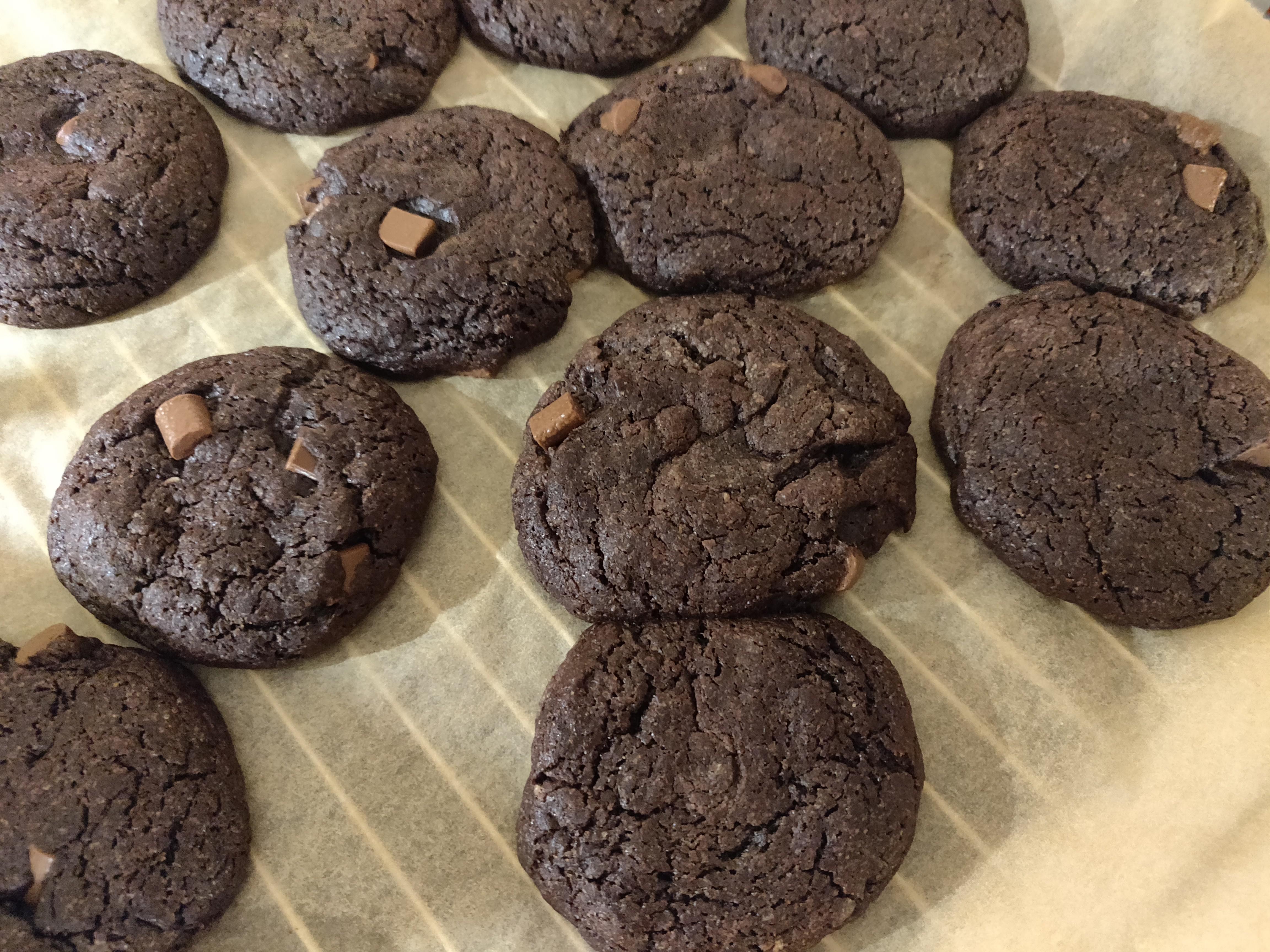 I made Brownie cookies crispy and gooey! r/dessert