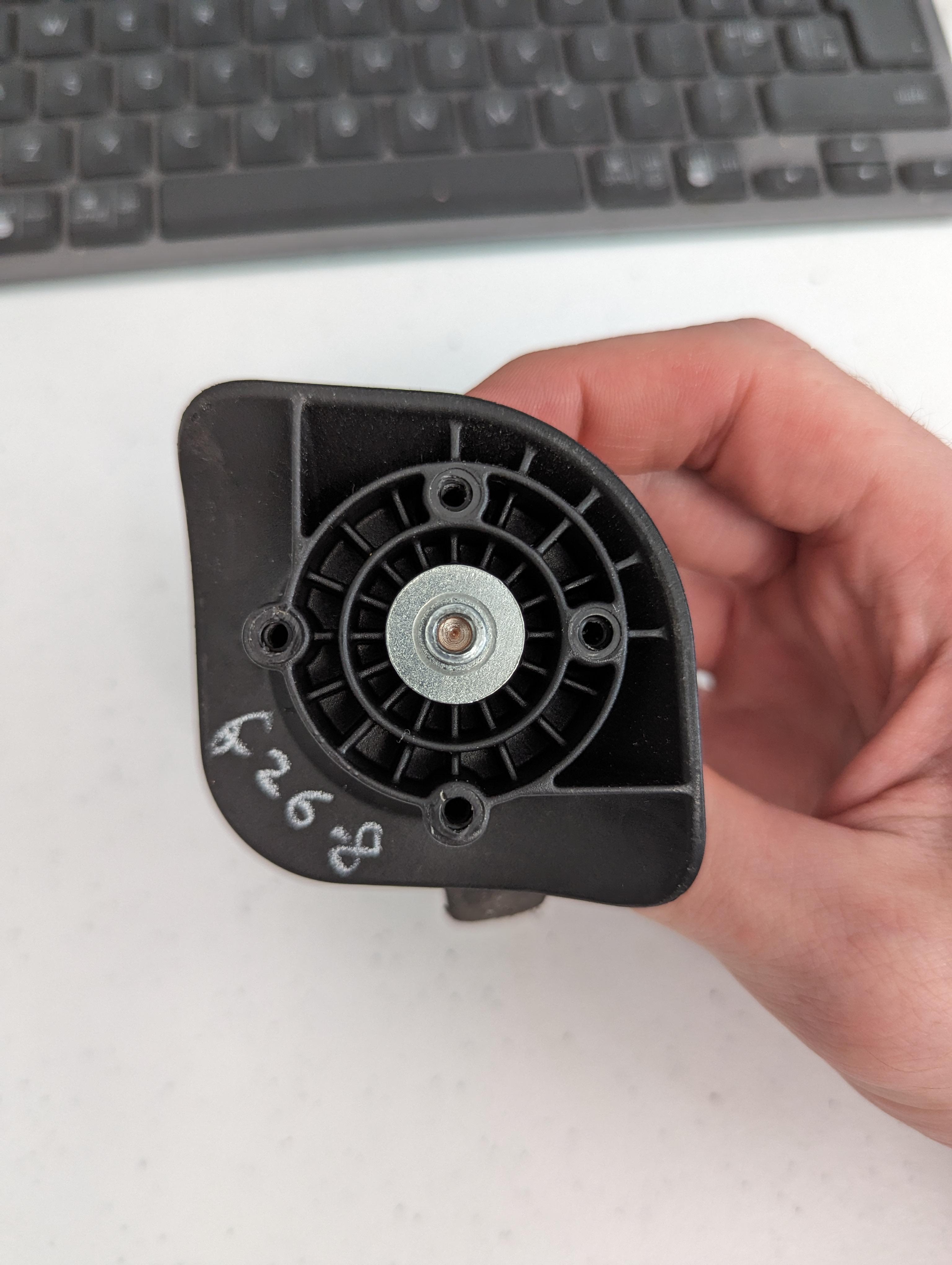 Help! American Tourister Suitcase Wheel Replacement r/BuyItForLife