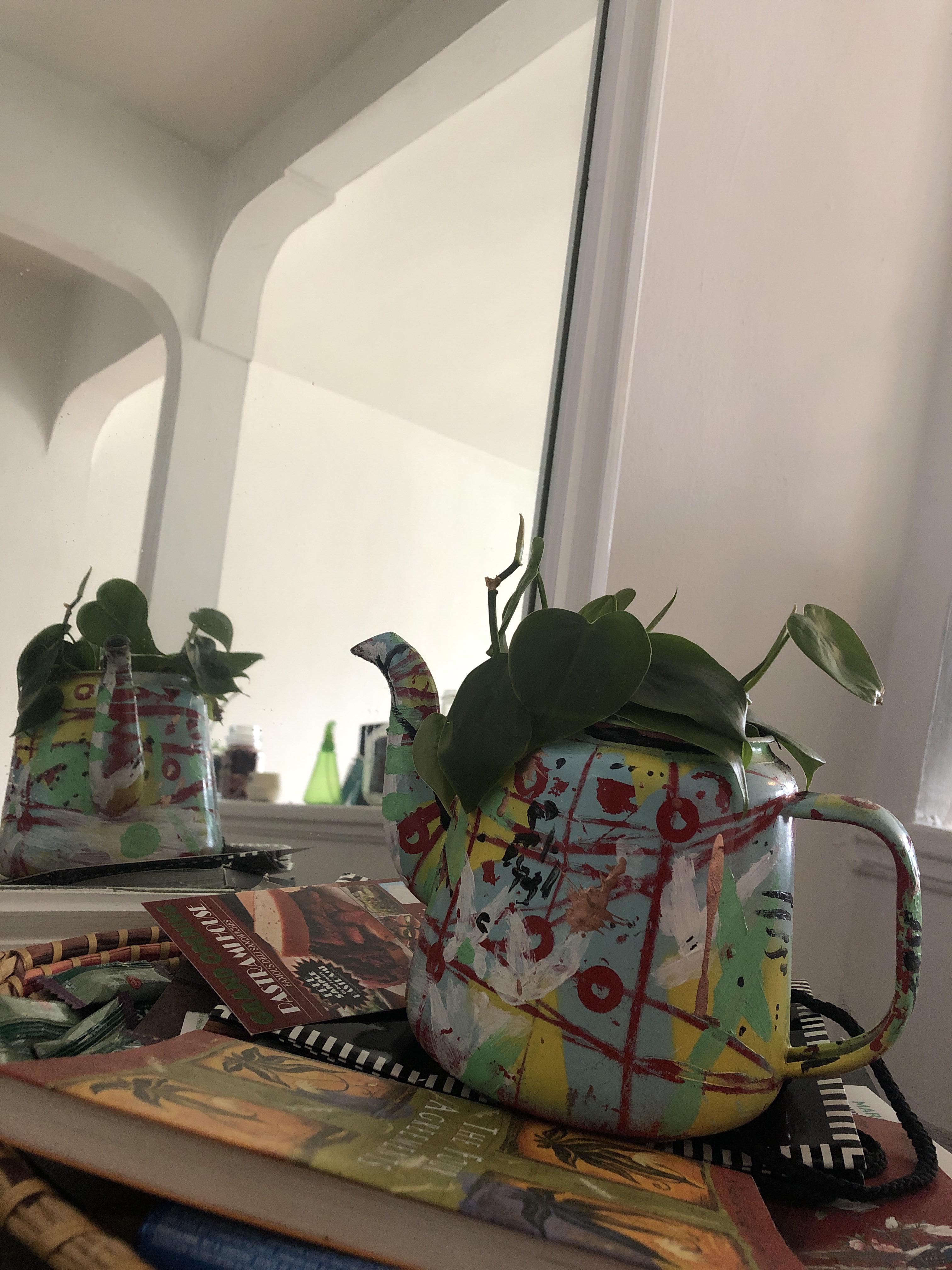 Good way to reuse an old teapot r/houseplants