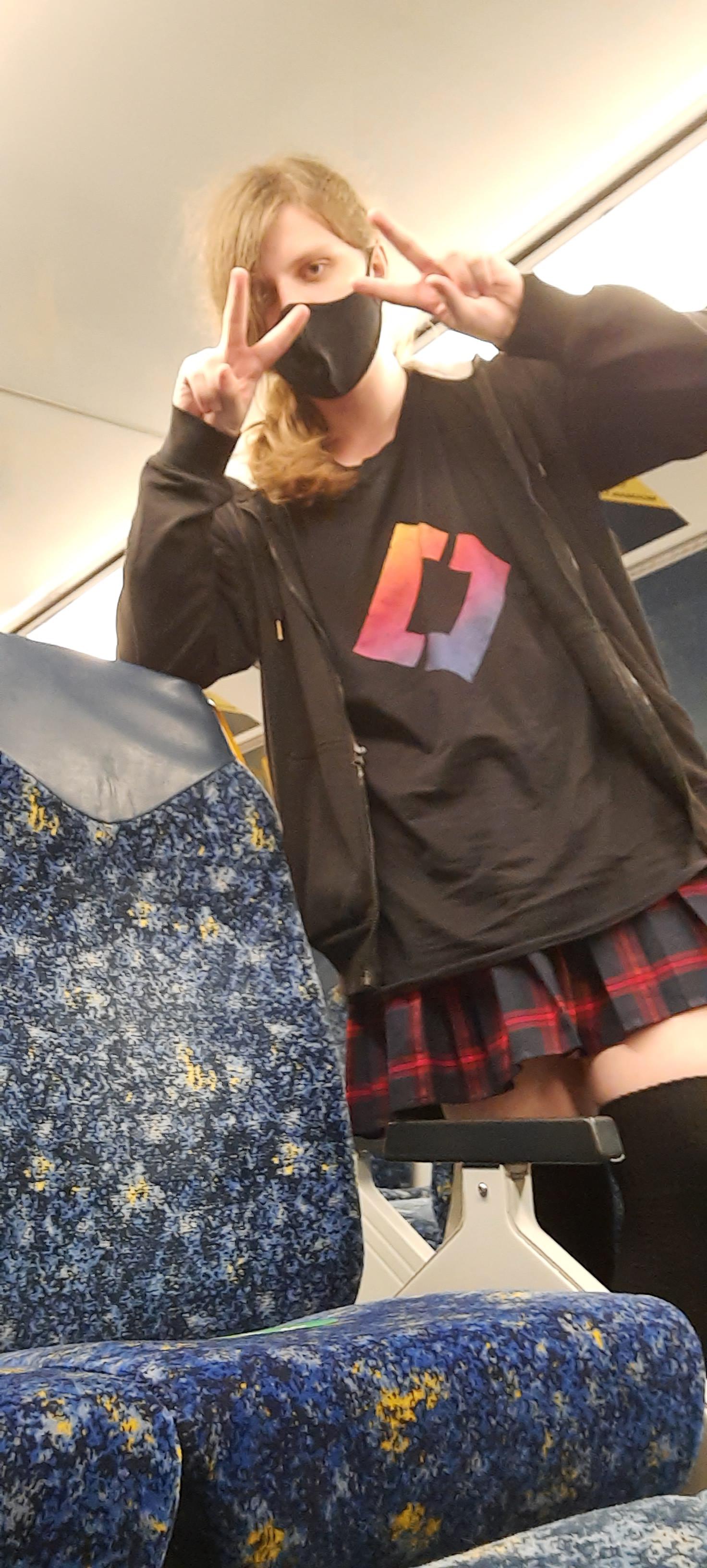 I wore a skirt in public today! : femboy
