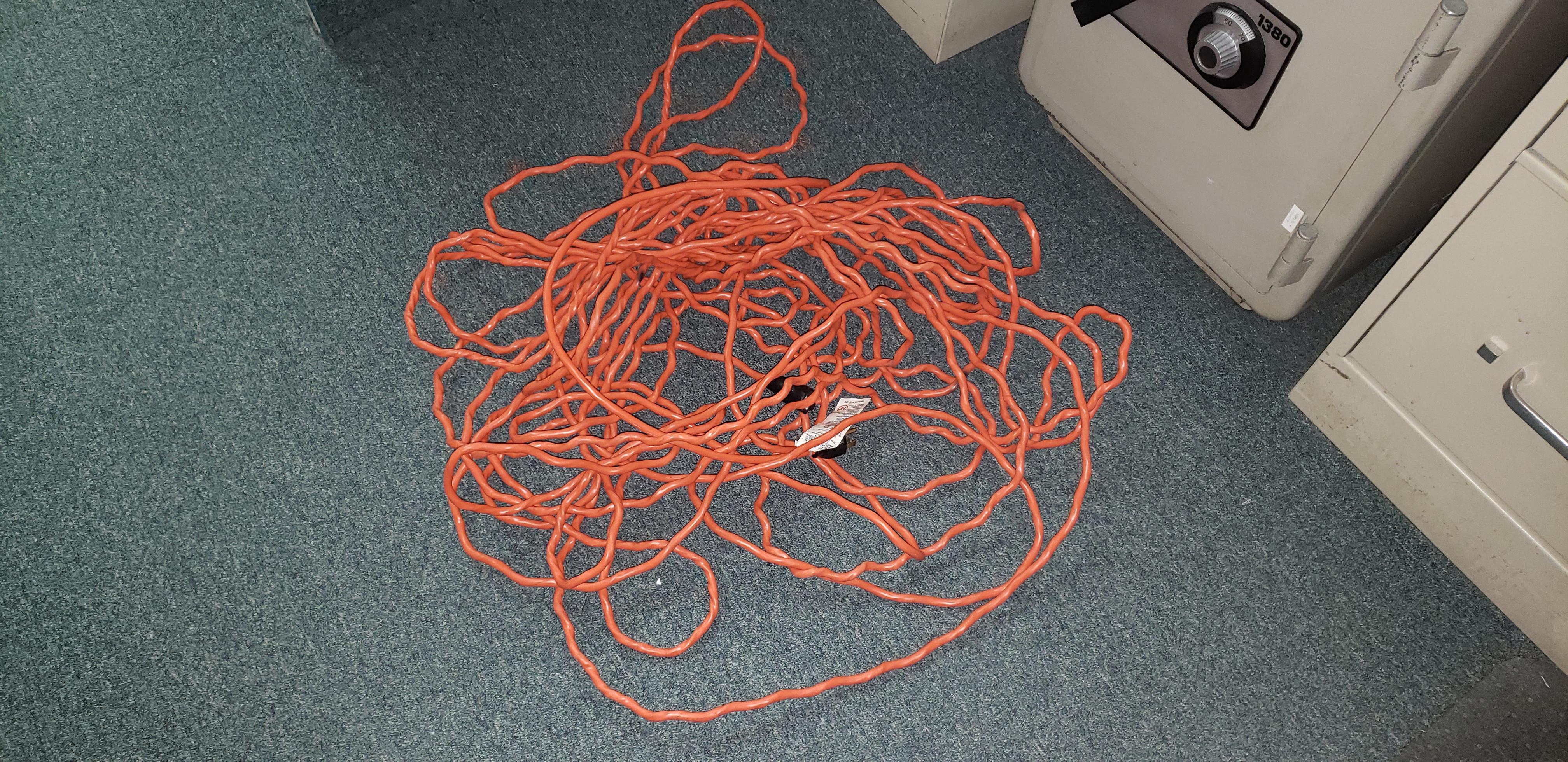 This is why your need to learn to wrap wires properly r/techsupportgore