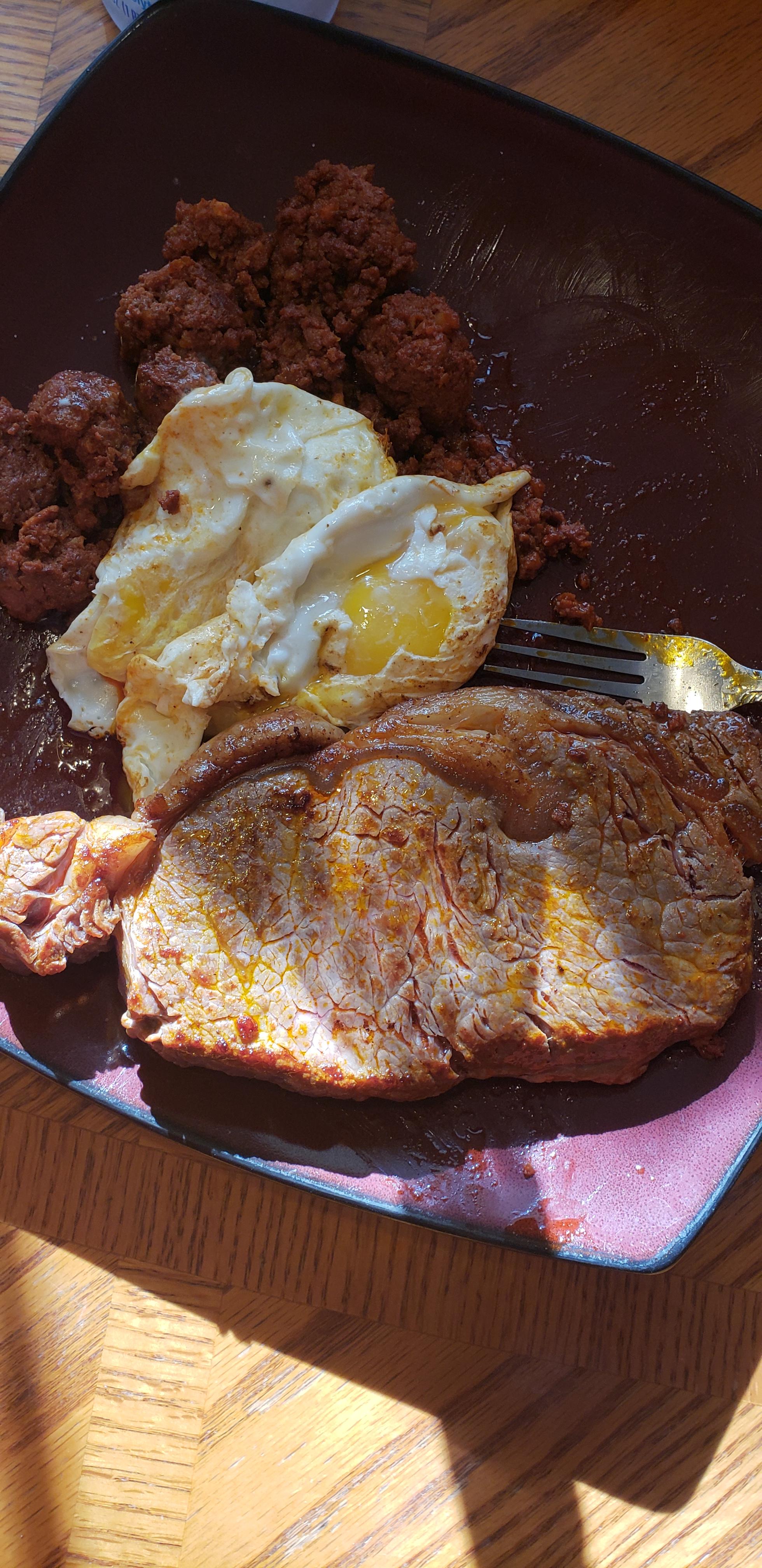 Ribeye, eggs, beef chorizo. Tabascooooo omad