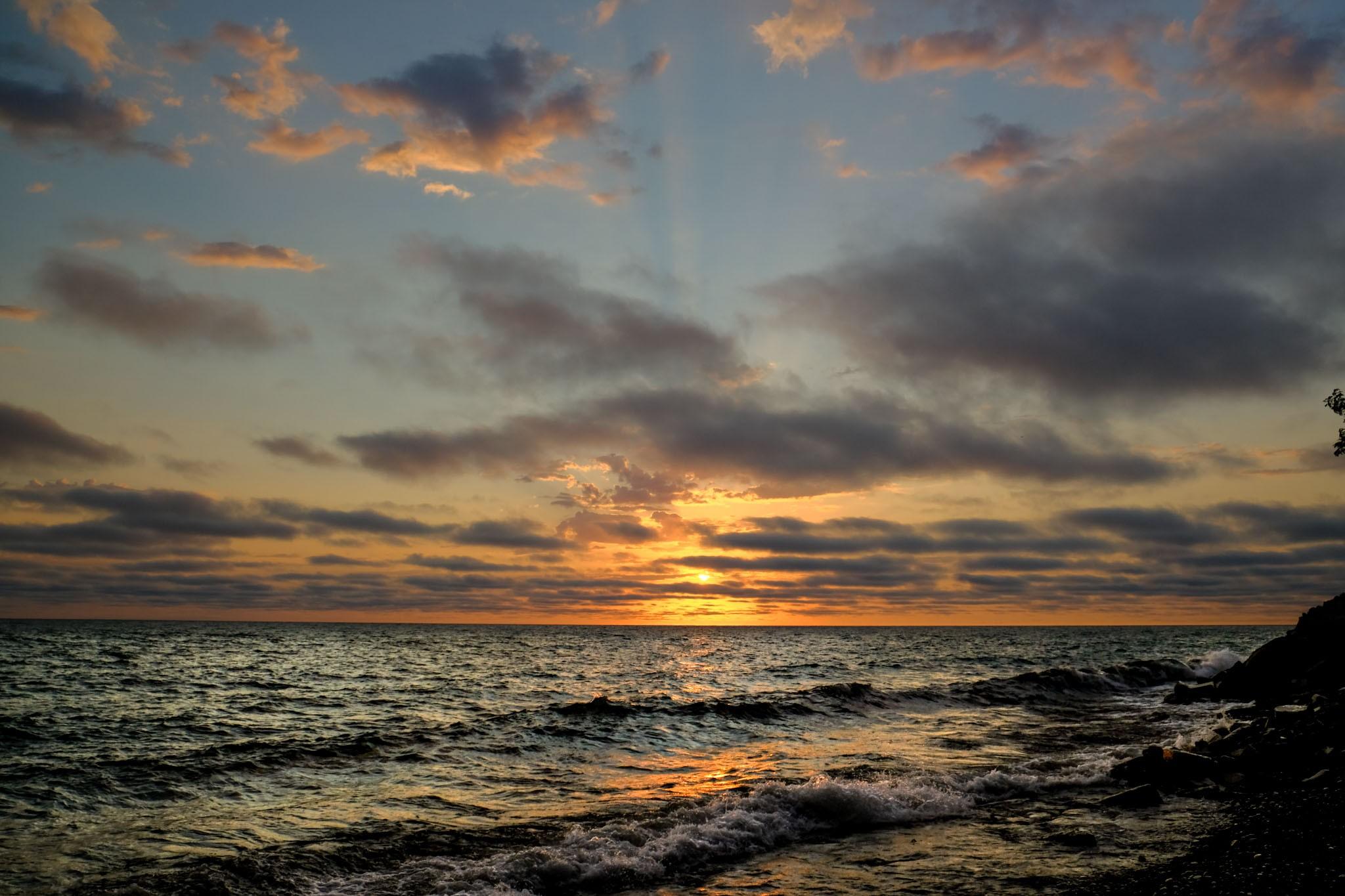 Lake Michigan sunrise, IL r/GreatLakesPics