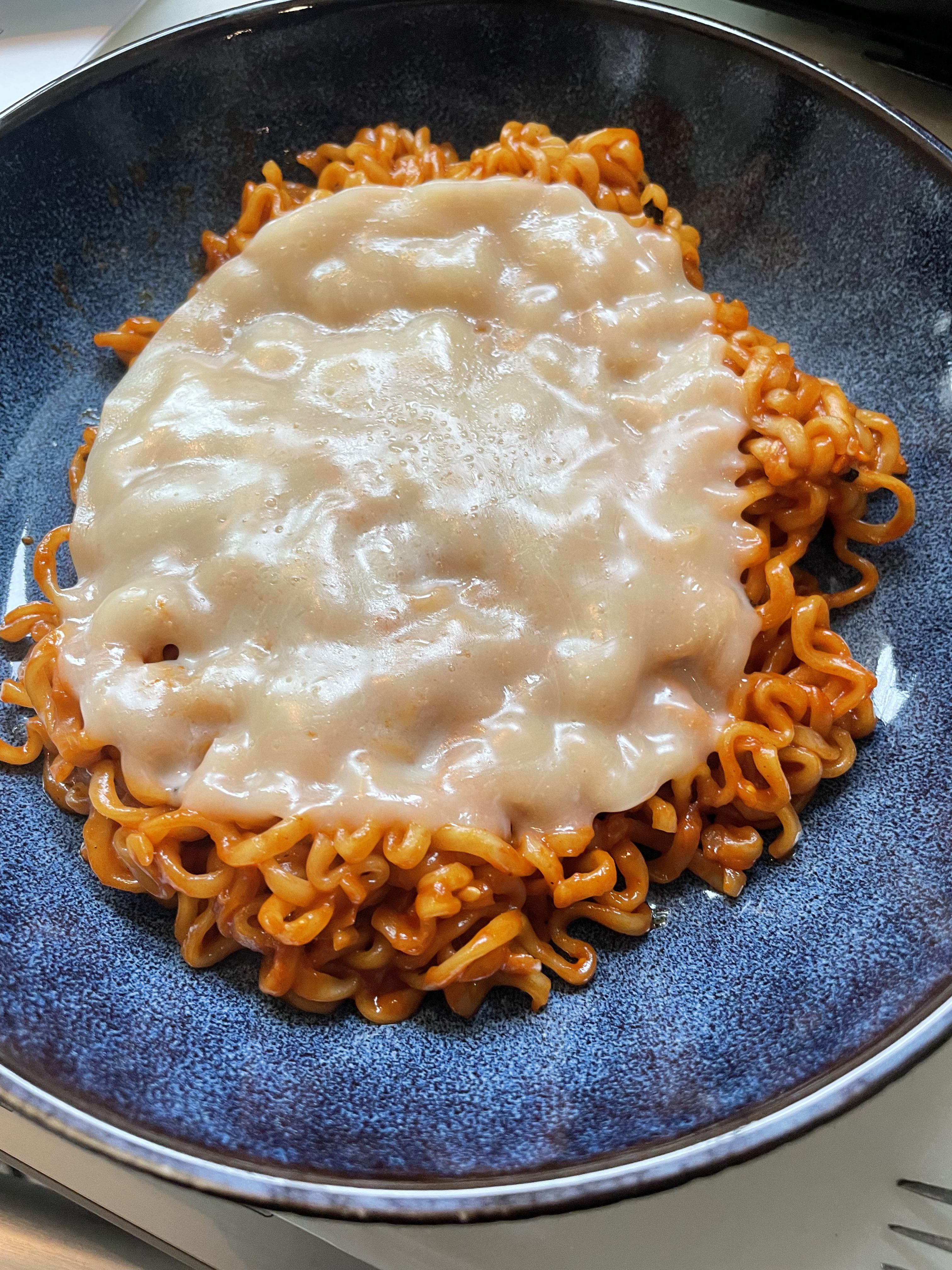 Basic lunch Buldak yellow and provolone r/KoreanFood