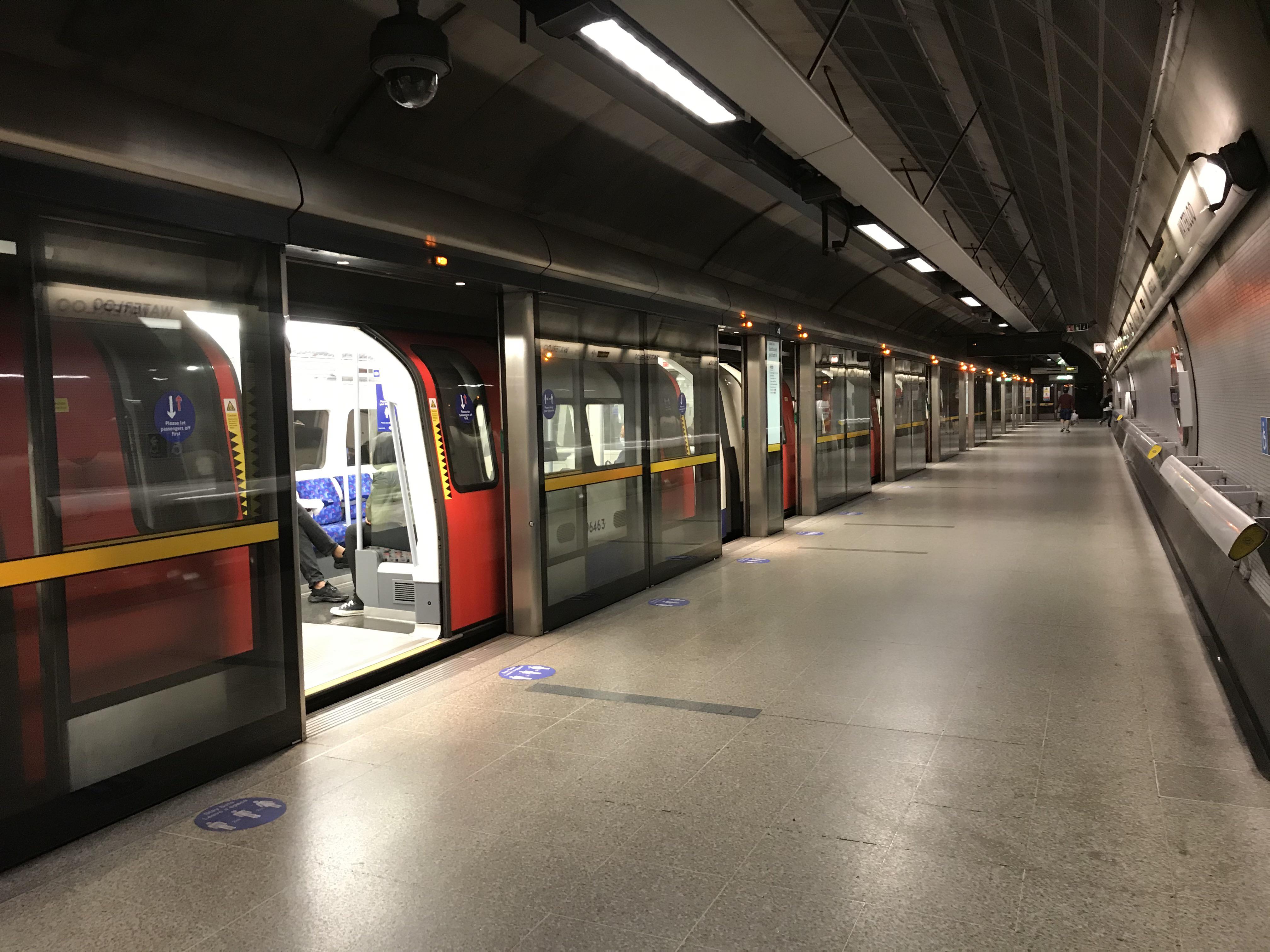 Platform Screen Doors More transit systems should have these, at