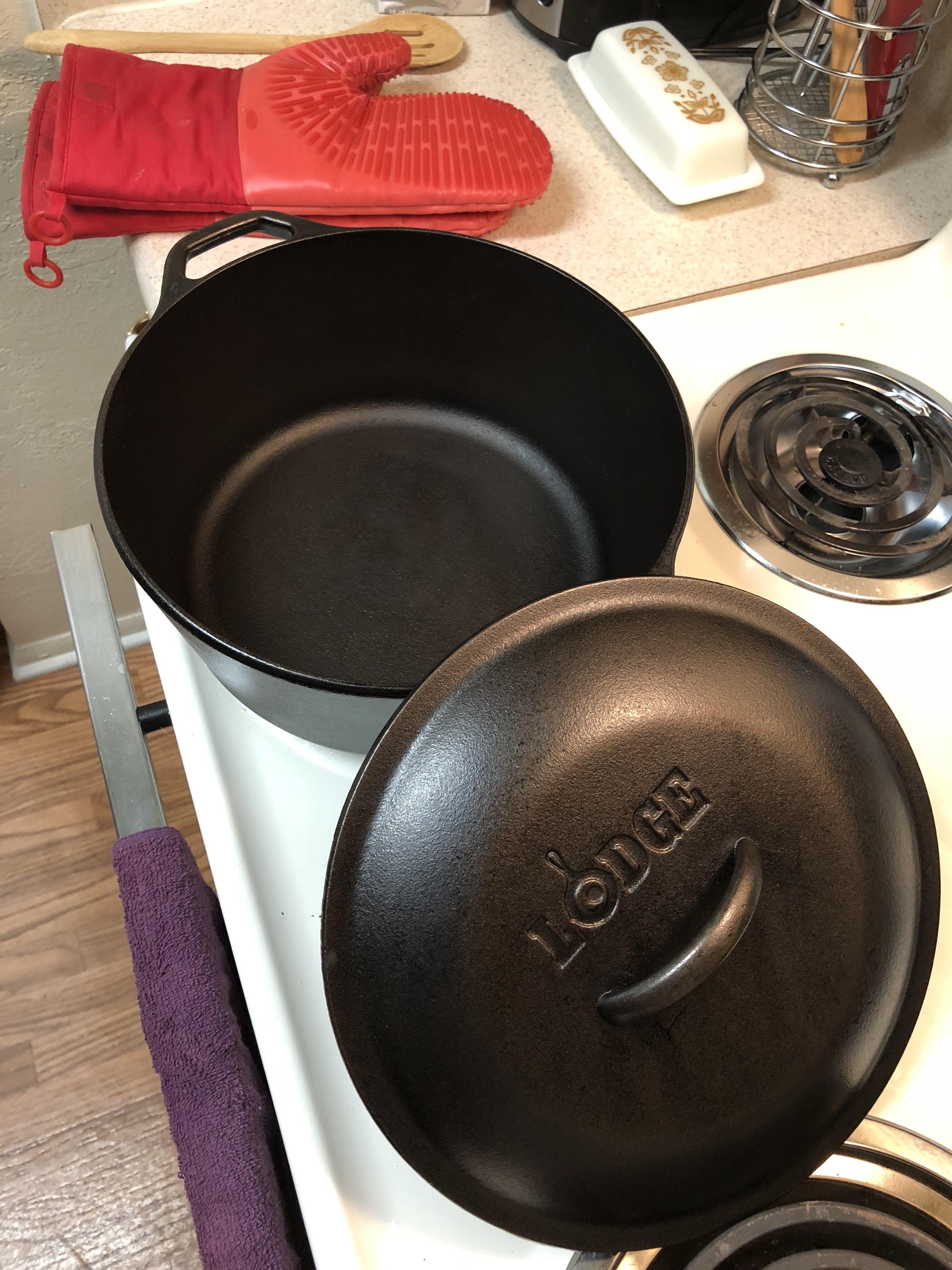 Just reseasoned this Lodge Dutch Oven I found at Goodwill today. r