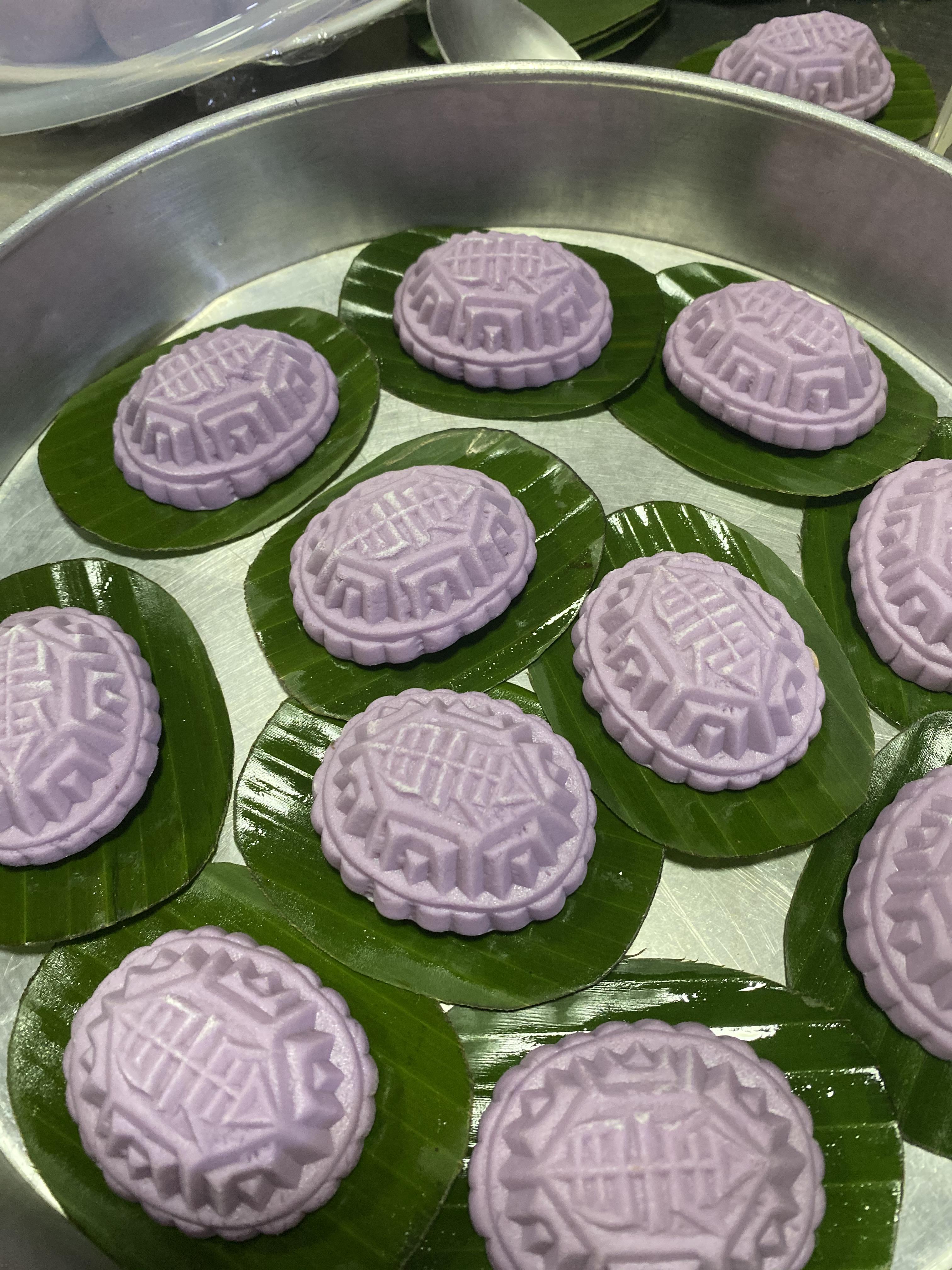 Ang Ku kueh ( Traditional Chinese snack originating from Fujian , China