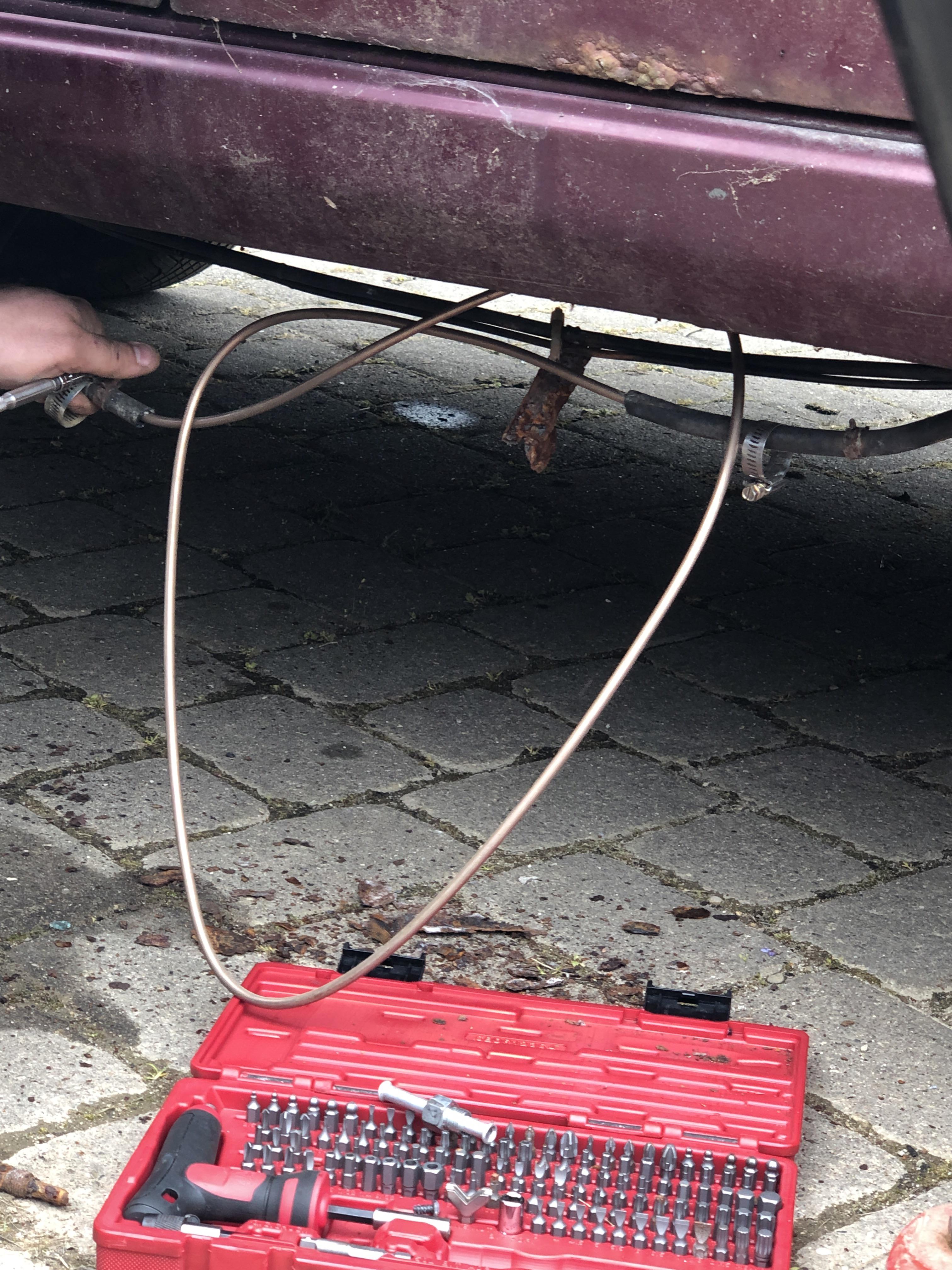 Fuel line repair done right : r/Justrolledintotheshop