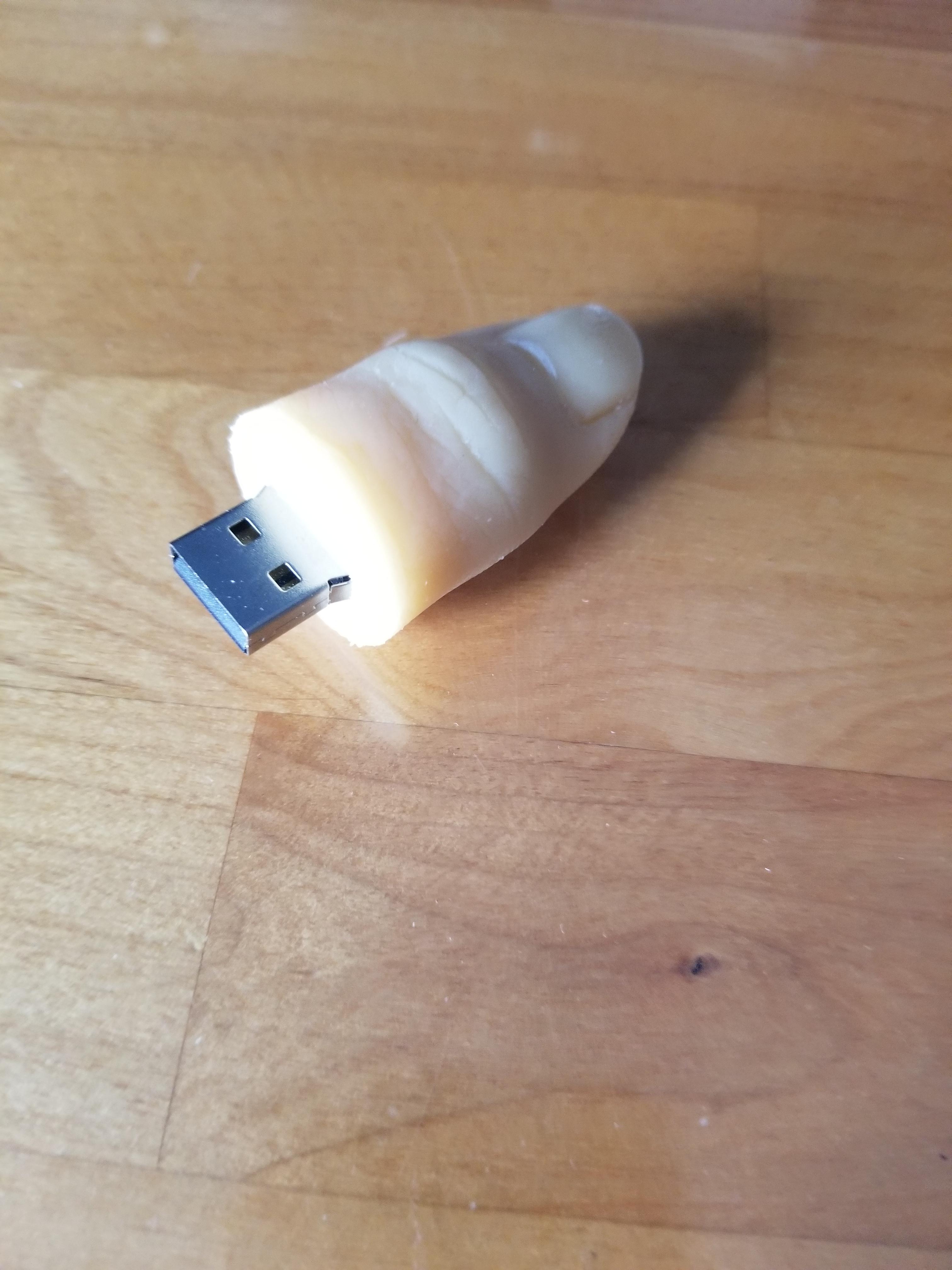 A "thumb" drive r/mildlyinteresting