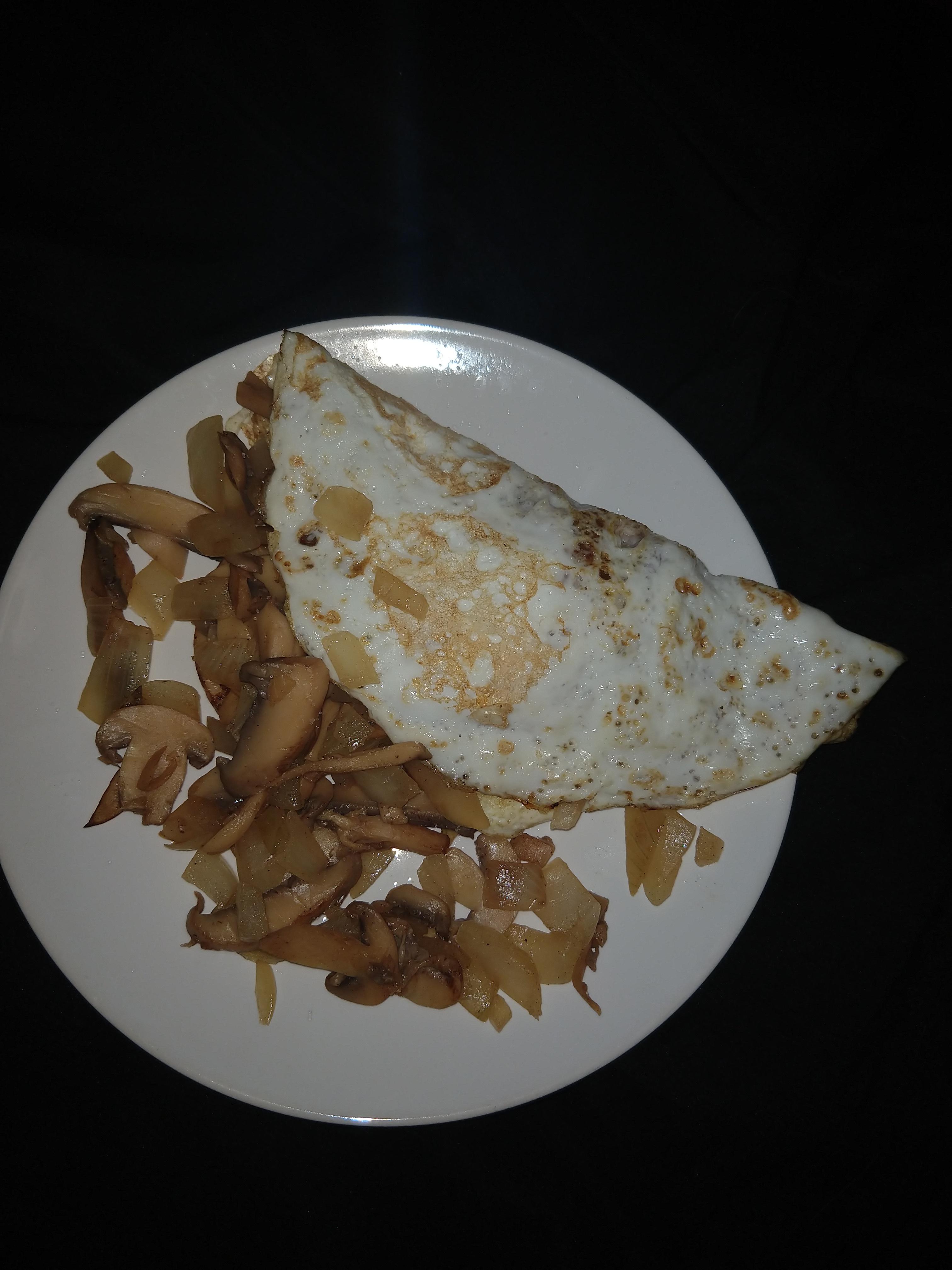 3 egg white (53) omelette with onions (40) and mushrooms (25) and salt