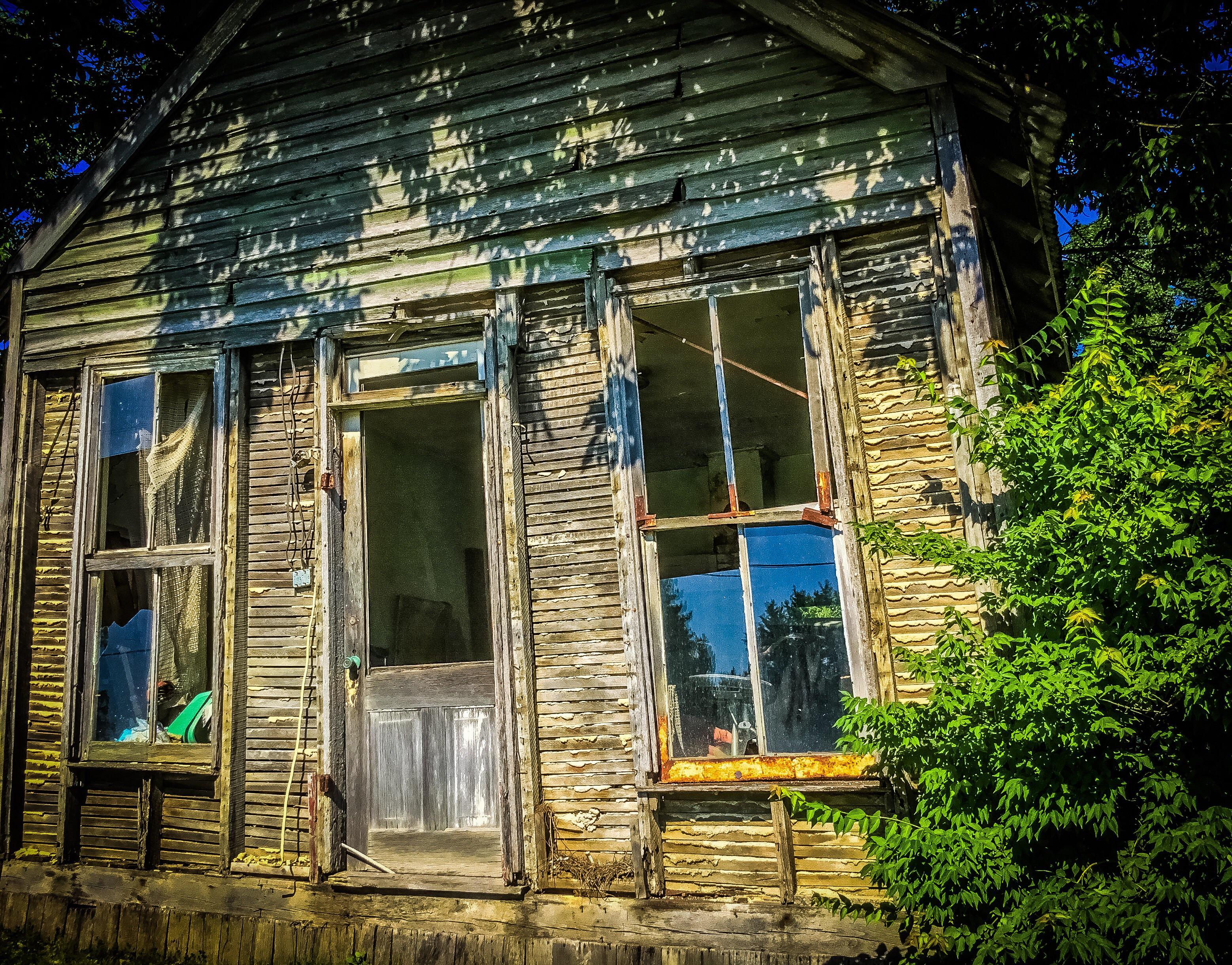 [OC] A small abandoned house in Bean Blossom, Indiana. r/urbanexploration