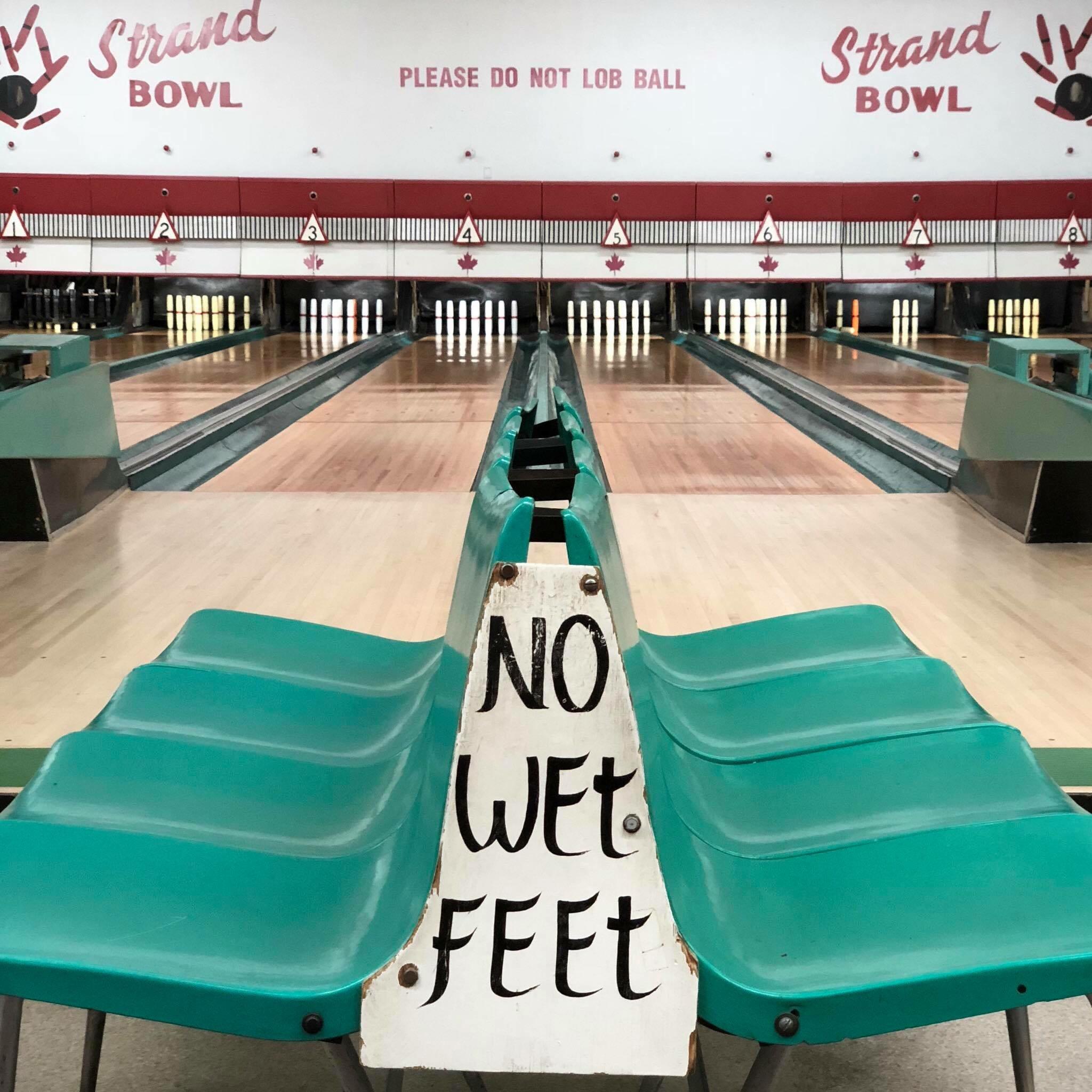 This bowling alley r/AccidentalWesAnderson