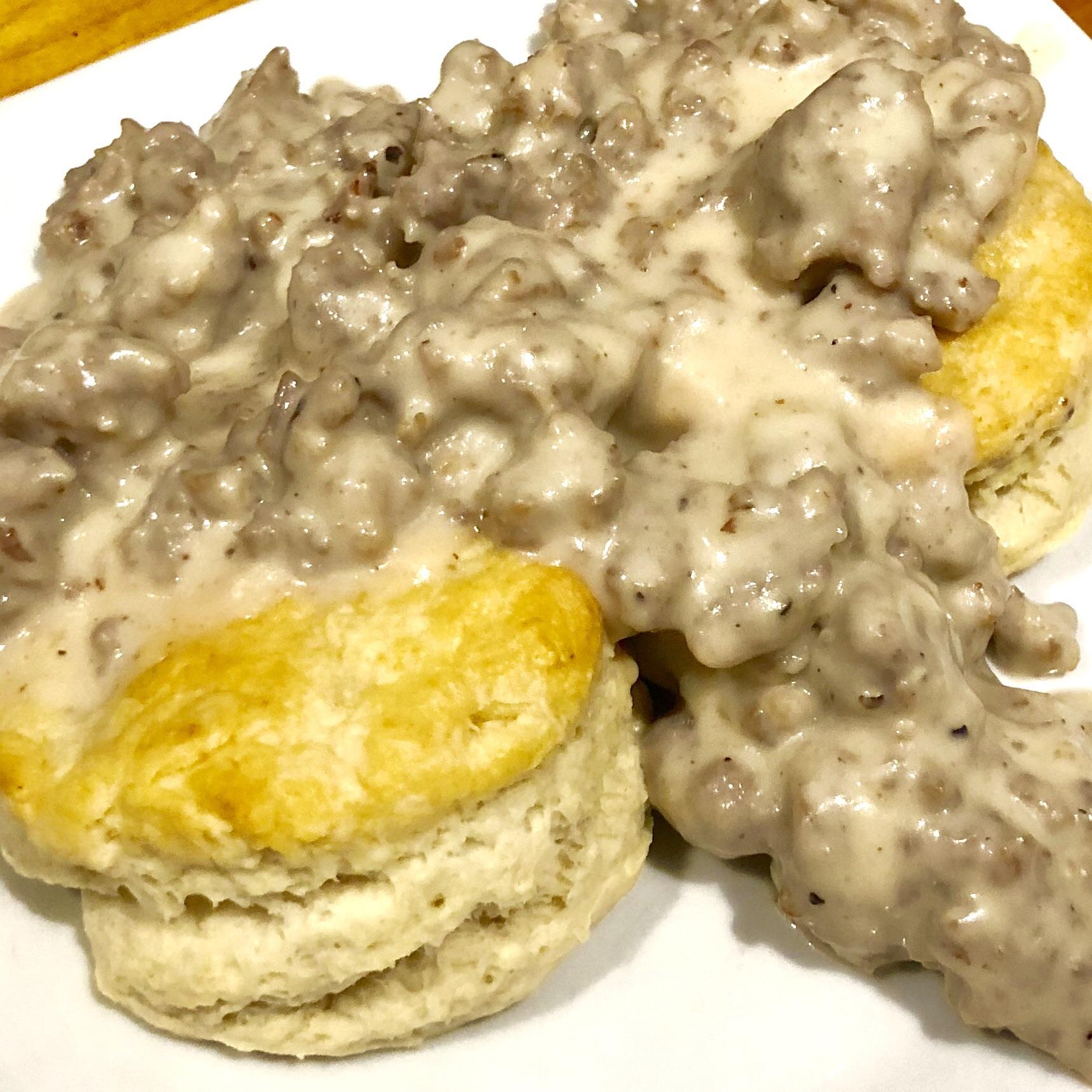 [Homemade] Buttermilk Biscuits and Sausage Gravy r/food