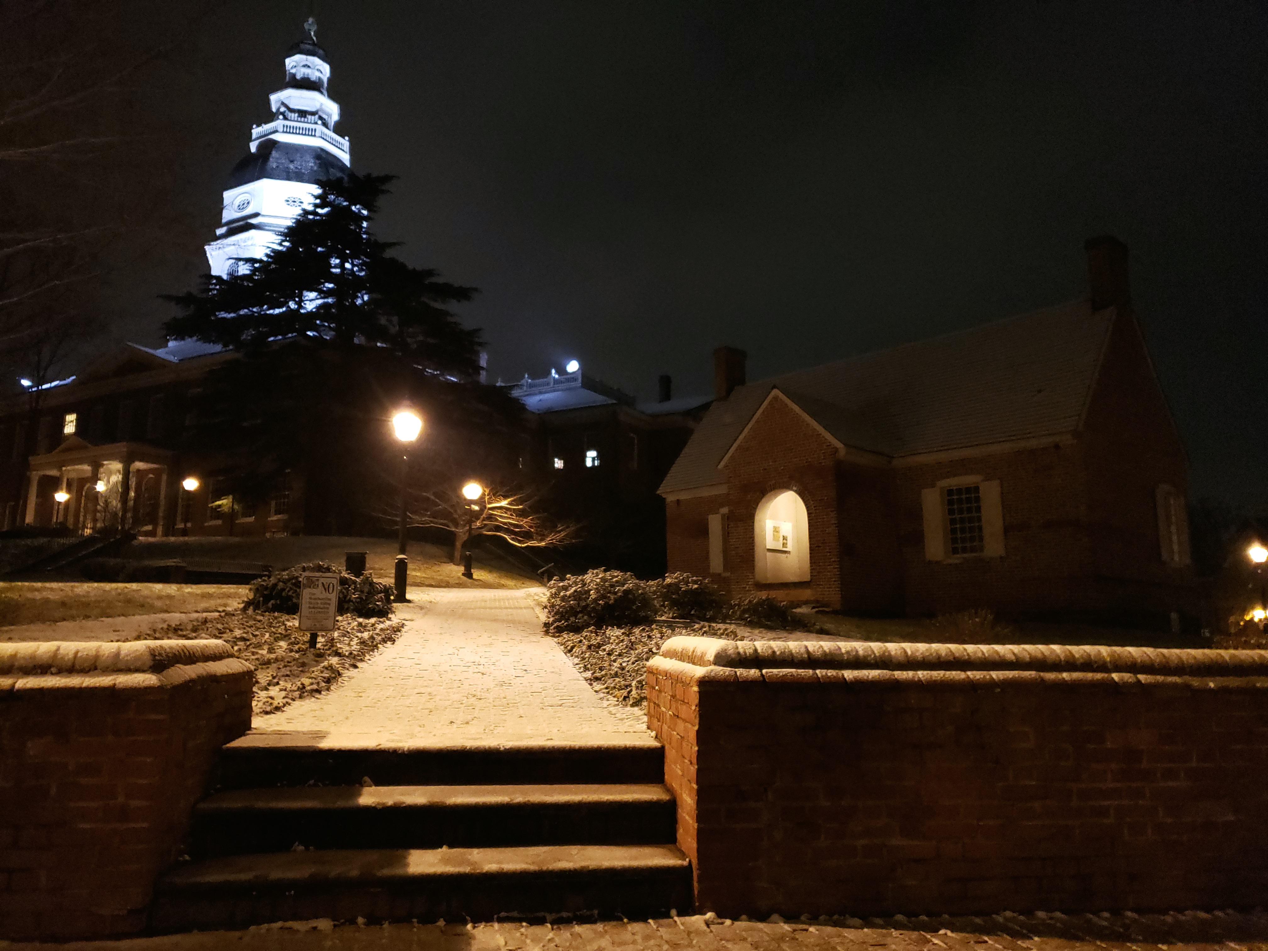 First snow of the year at the capital! r/maryland