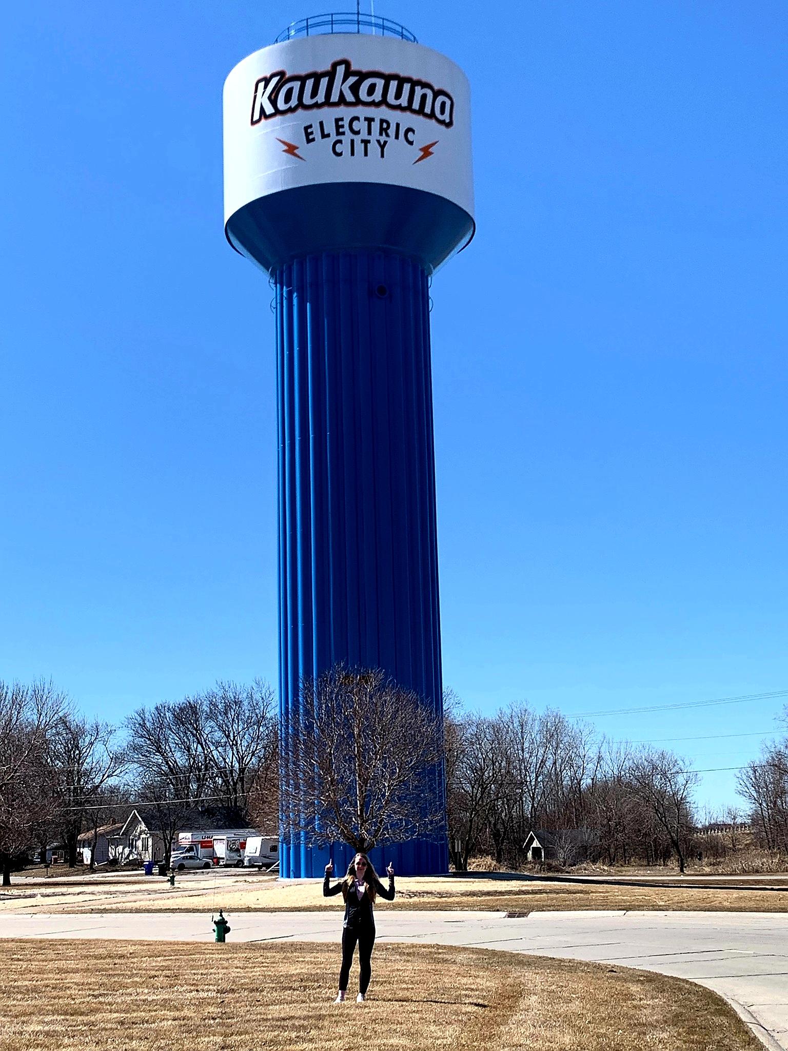 " THEY CALL IT THAT CUZ OF THE ELECTRICITY" (Kaukauna, WI) r