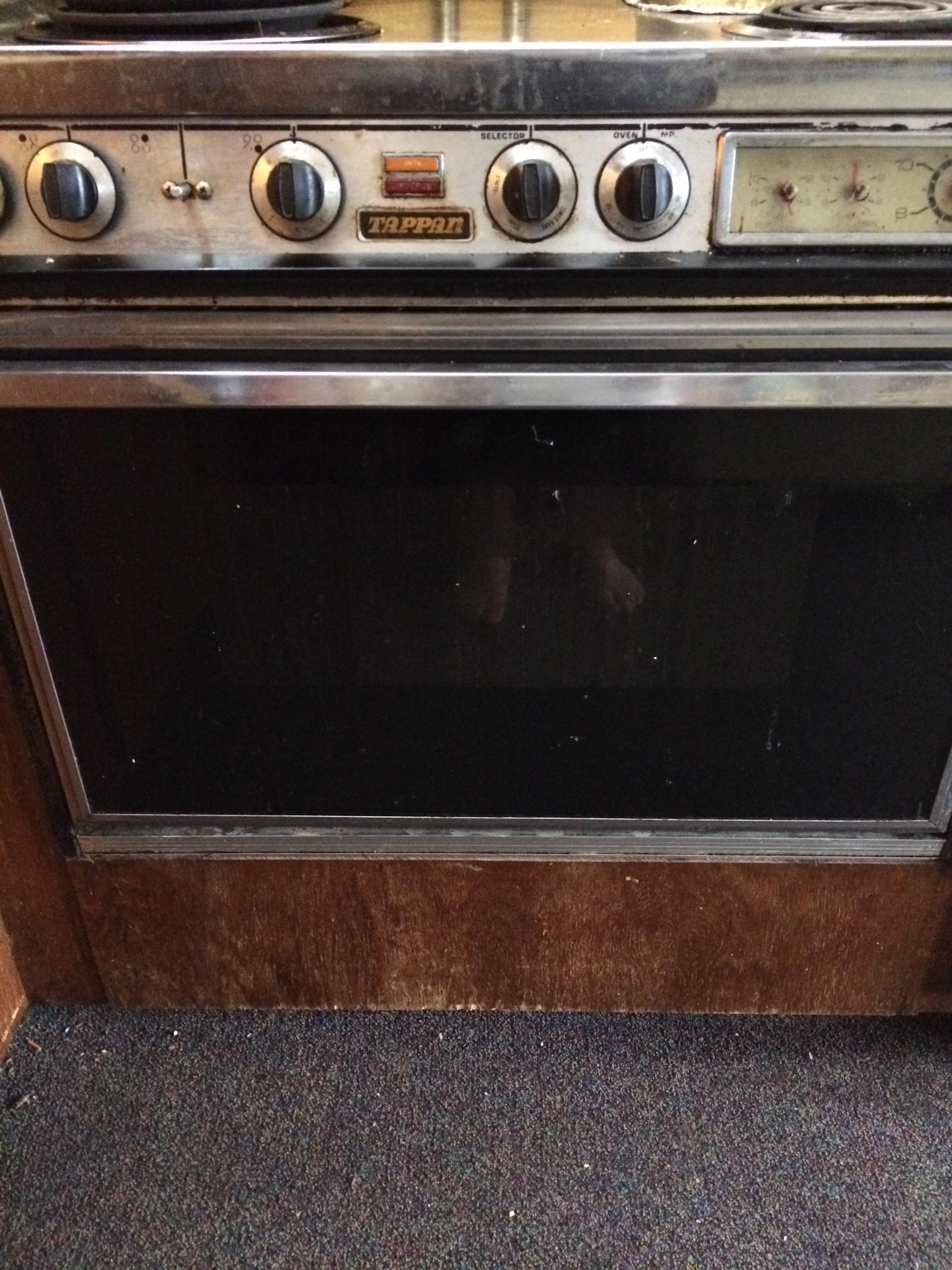 My friend’s apartment is from the 1950s and came with its original