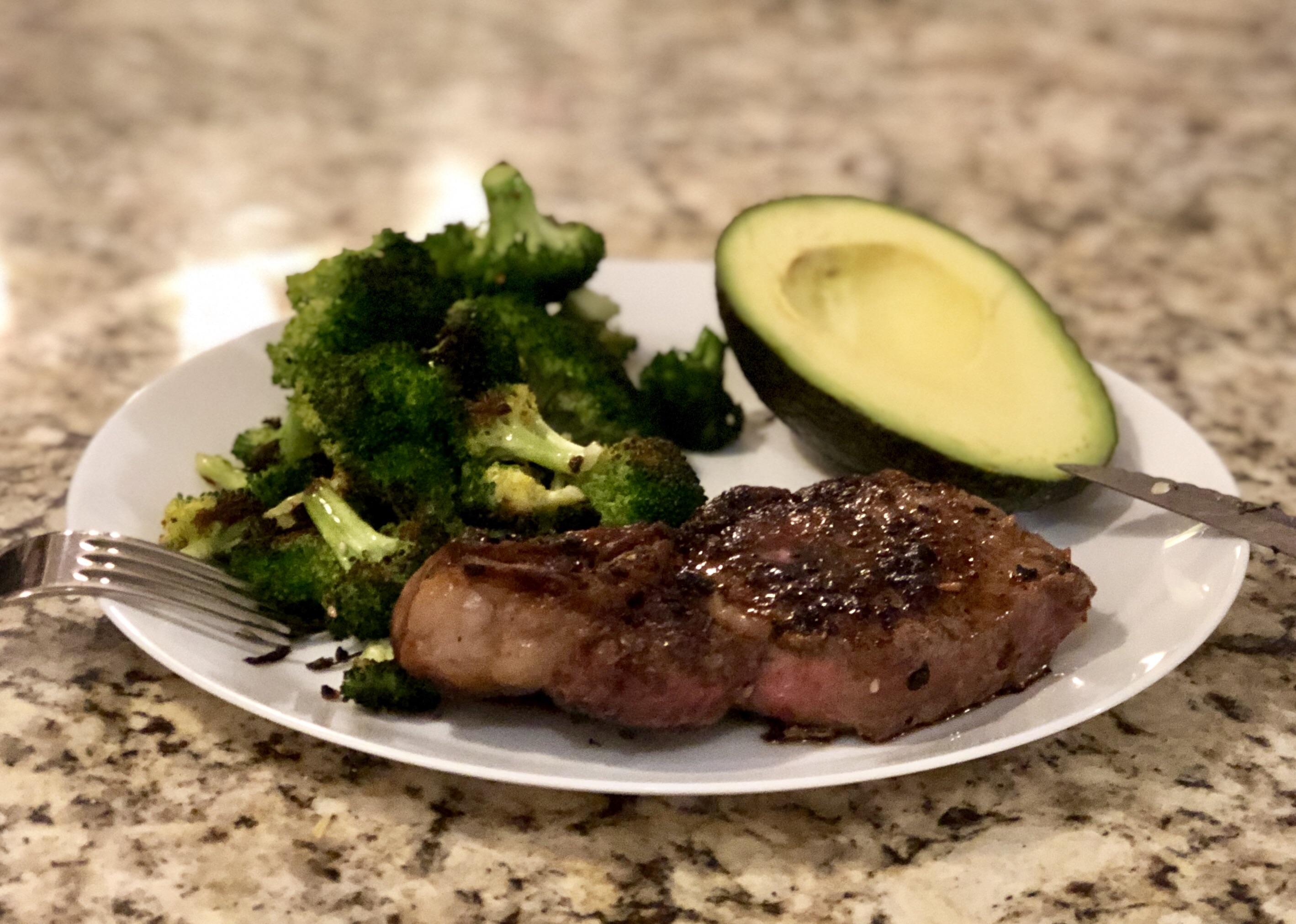 My fav Keto goto meal ribeye, avocado, broccoli r/Keto_Food