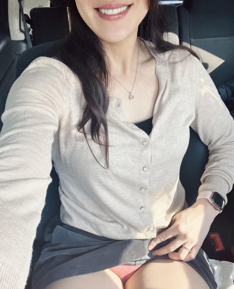 Lovely tease : UpskirtPanties